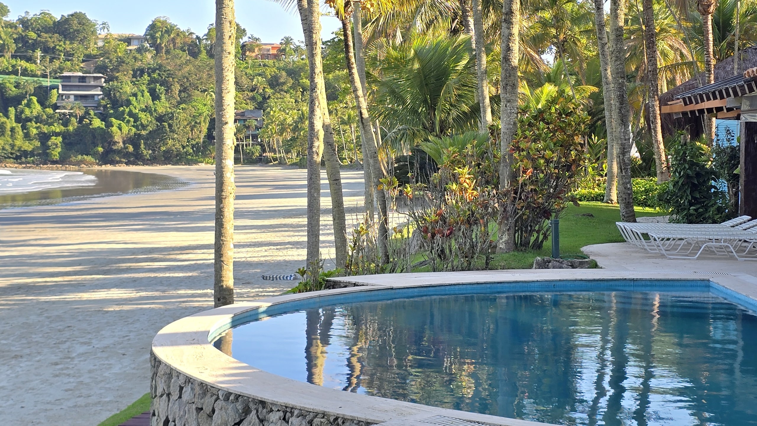Casa Pé na Areia Aluguel Condominio Iporanga Guarujá