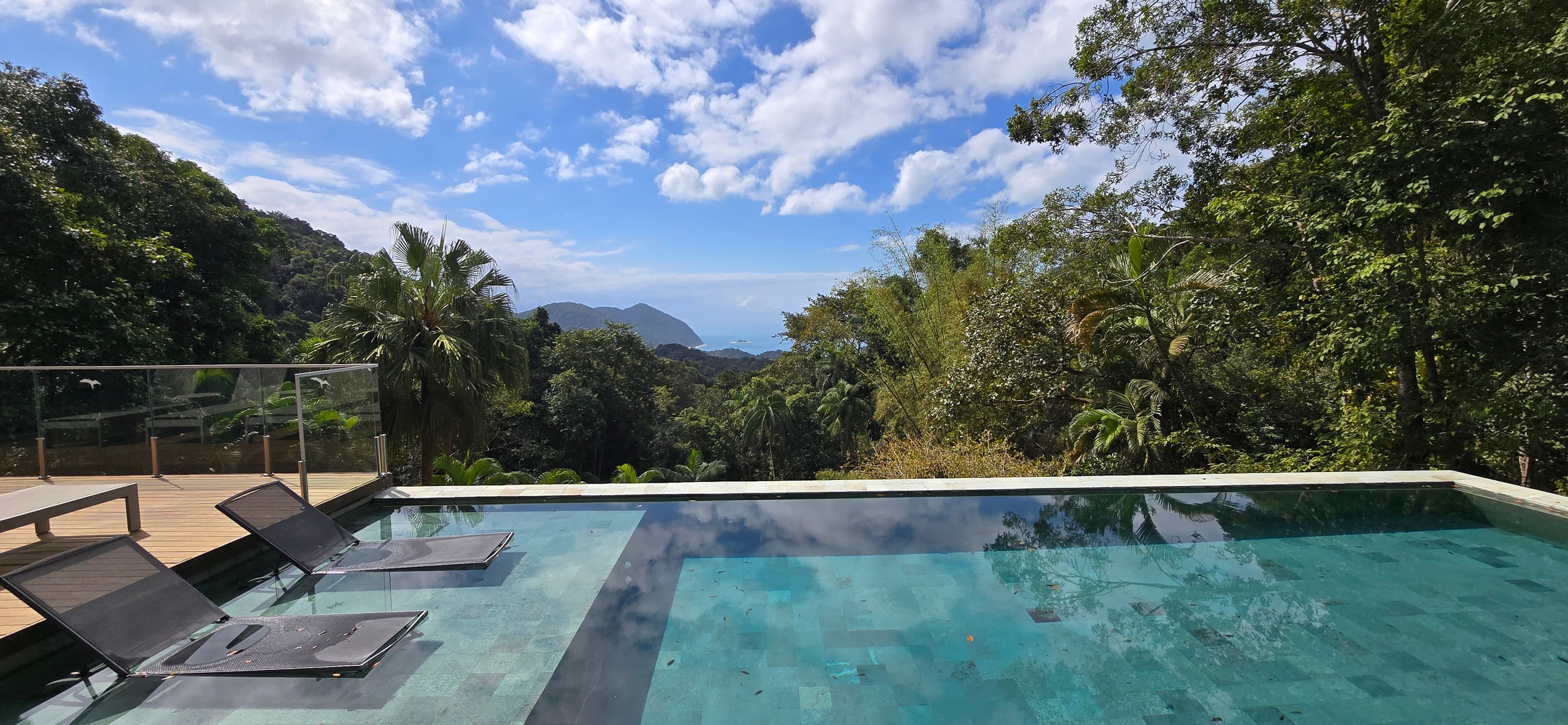 Casa no Condomínio Tijucopava Guarujá — Villa 205