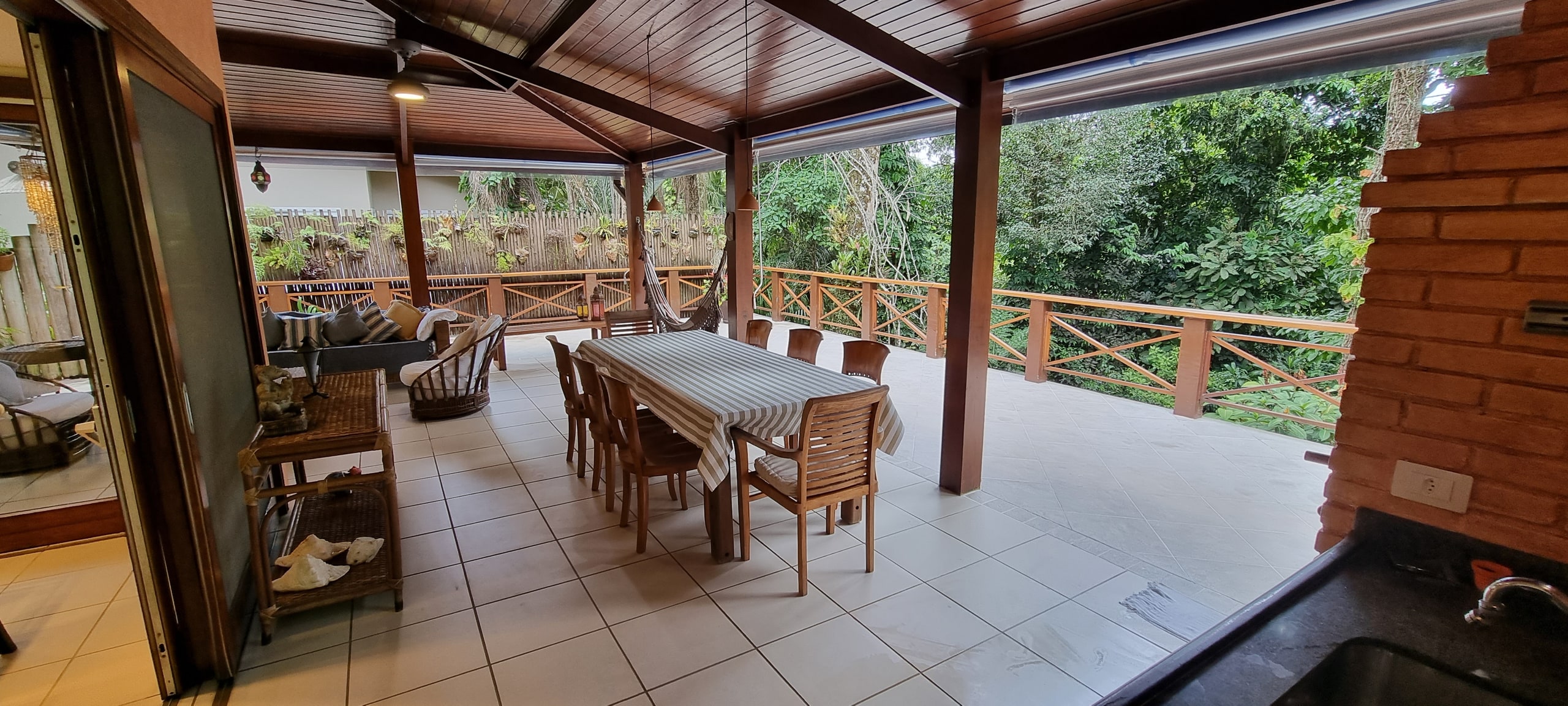 Casa no Jardins do Iporanga Condominio Iporanga Guarujá