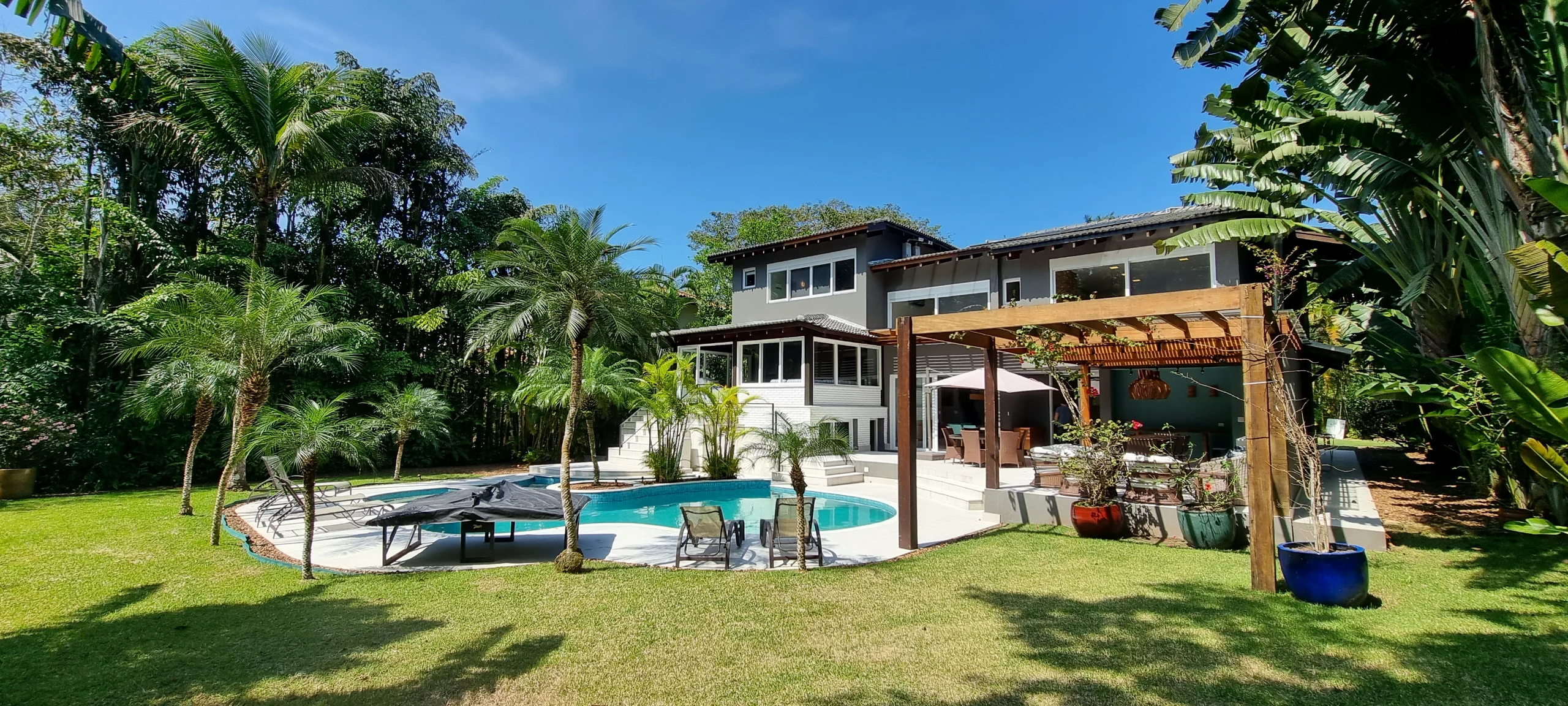 Aluguel Temporada no Condominio Iporanga em Guarujá