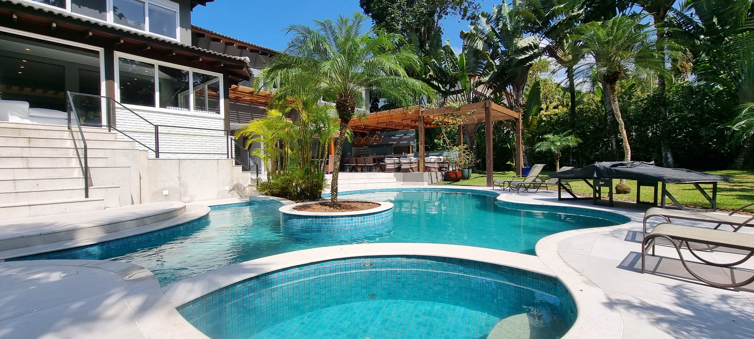Aluguel Temporada no Condominio Iporanga em Guarujá