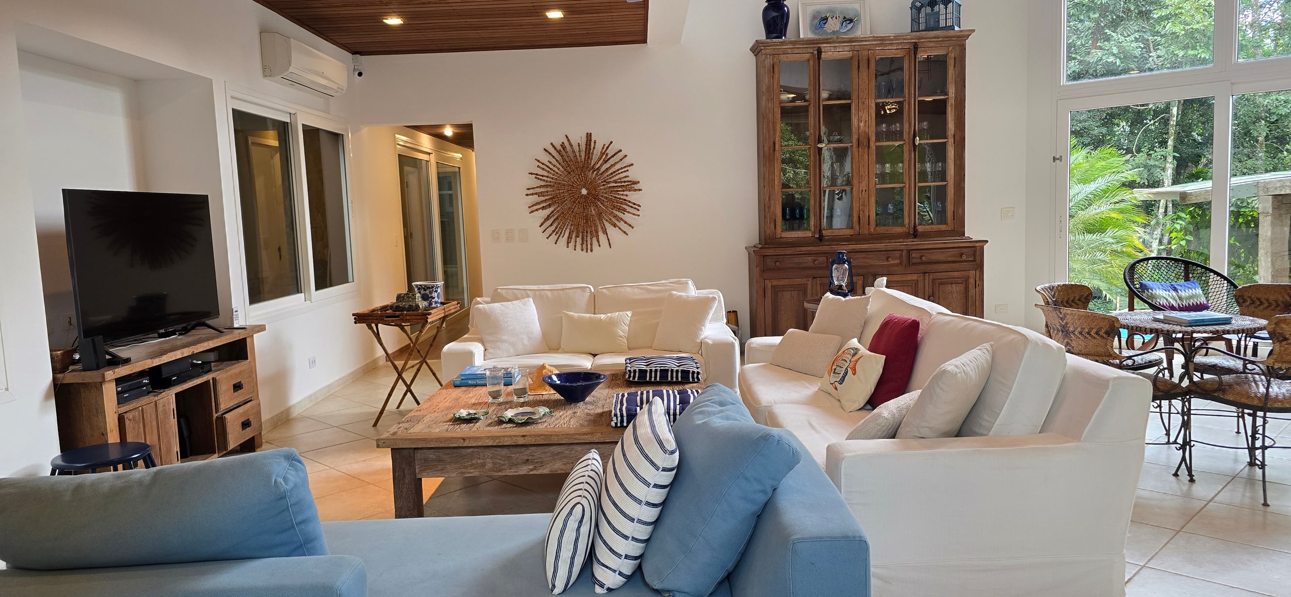 Imoveis no Condominio Iporanga Venda e Locação Praia de Iporanga no Guarujá