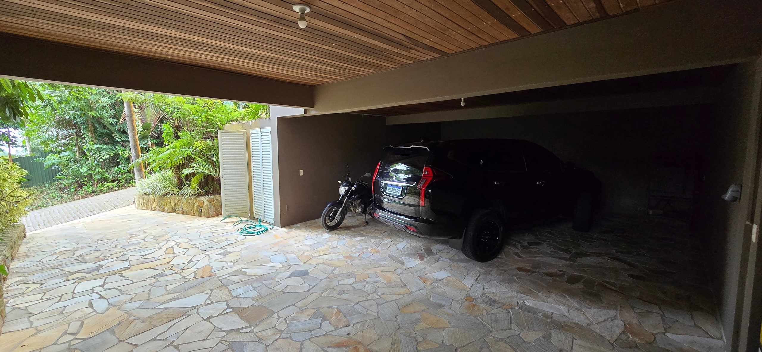 Imoveis no Condominio Iporanga Venda e Locação Praia de Iporanga no Guarujá