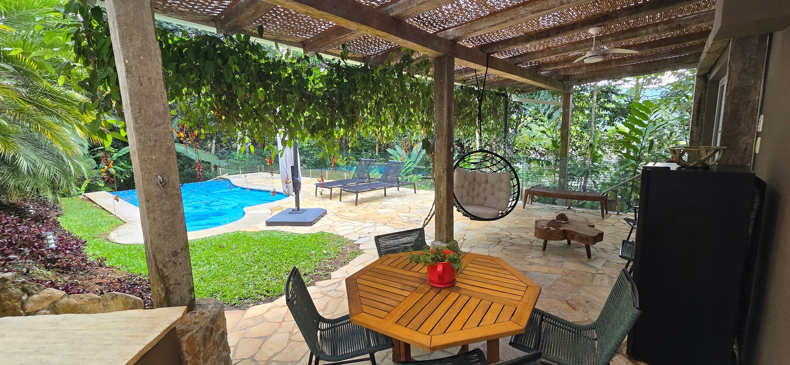 Imoveis no Condominio Iporanga Venda e Locação Praia de Iporanga no Guarujá
