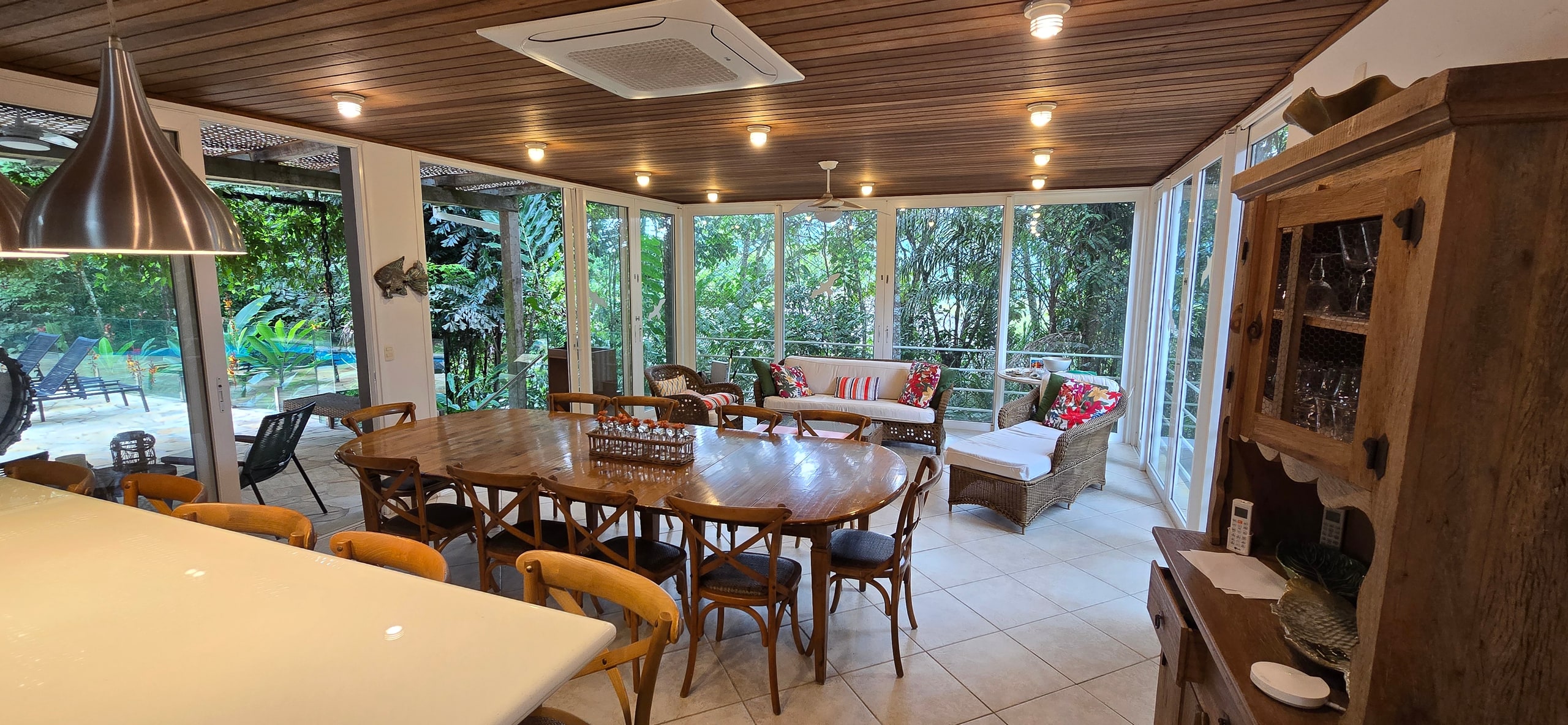 Imoveis no Condominio Iporanga Venda e Locação Praia de Iporanga no Guarujá