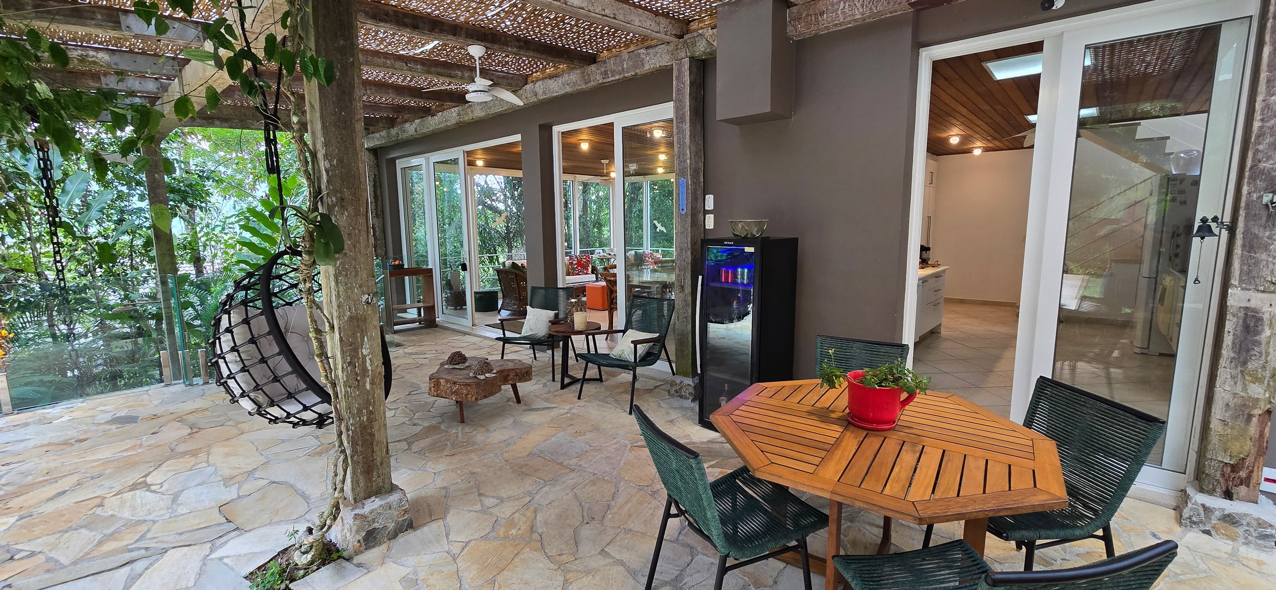 Imoveis no Condominio Iporanga Venda e Locação Praia de Iporanga no Guarujá