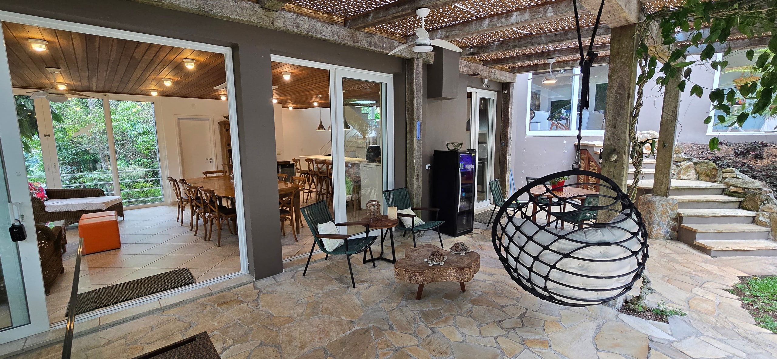 Imoveis no Condominio Iporanga Venda e Locação Praia de Iporanga no Guarujá