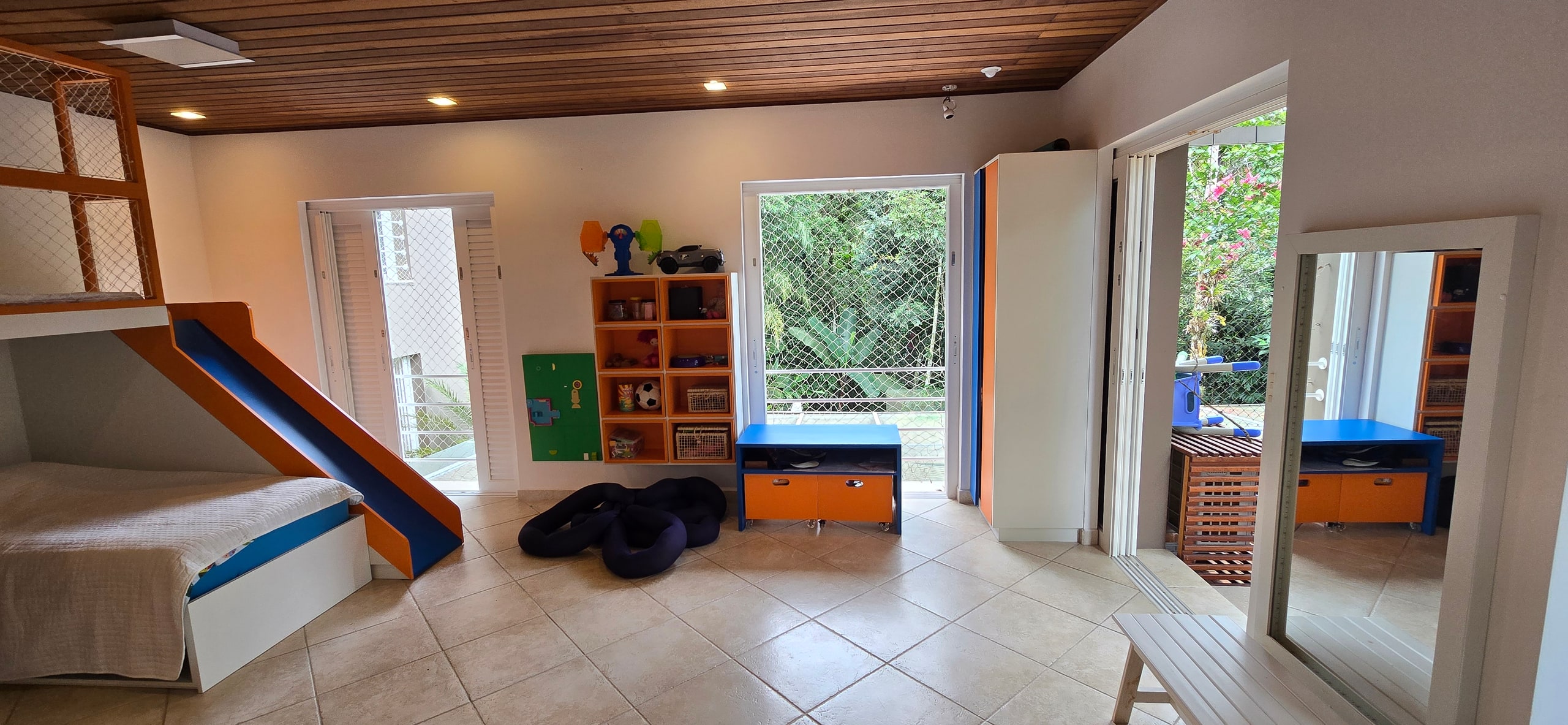 Imoveis no Condominio Iporanga Venda e Locação Praia de Iporanga no Guarujá