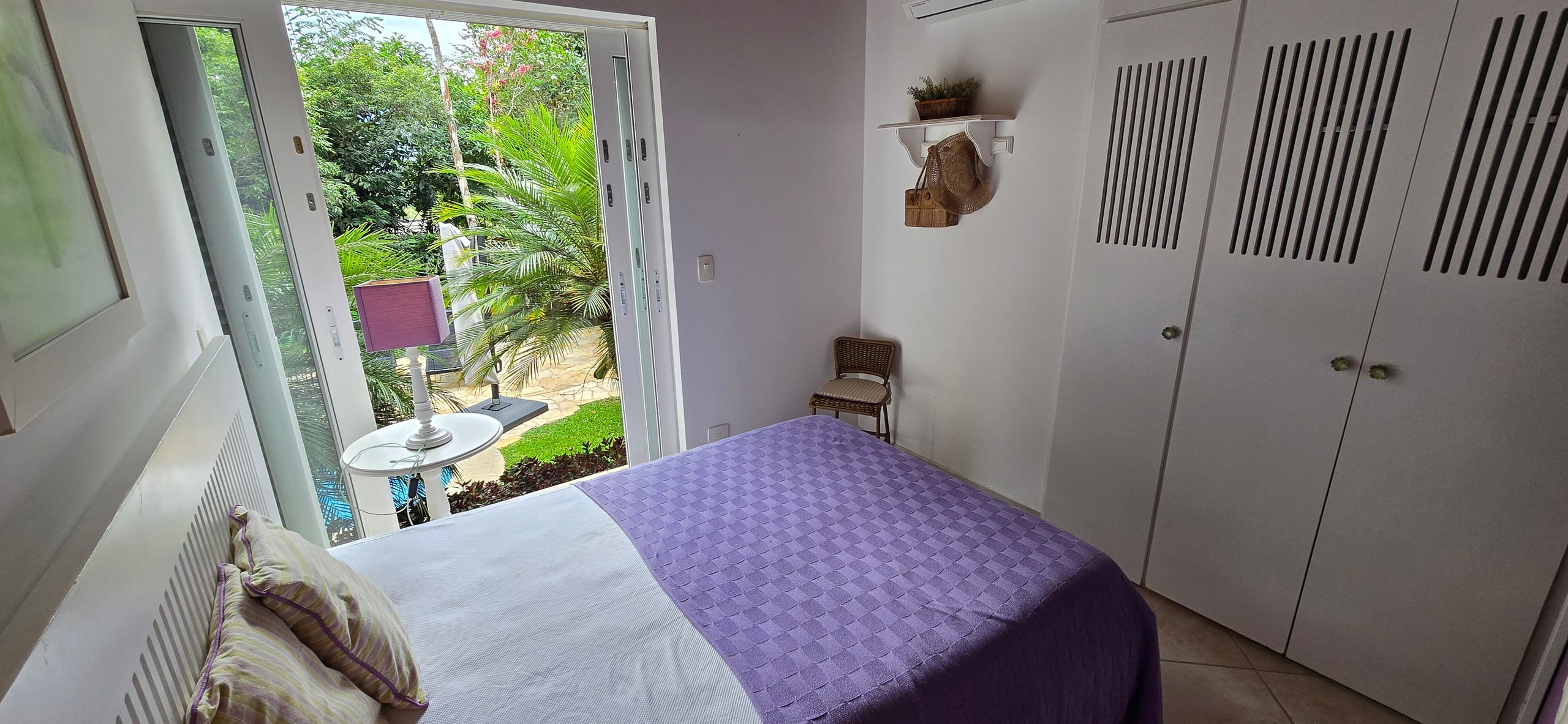 Imoveis no Condominio Iporanga Venda e Locação Praia de Iporanga no Guarujá