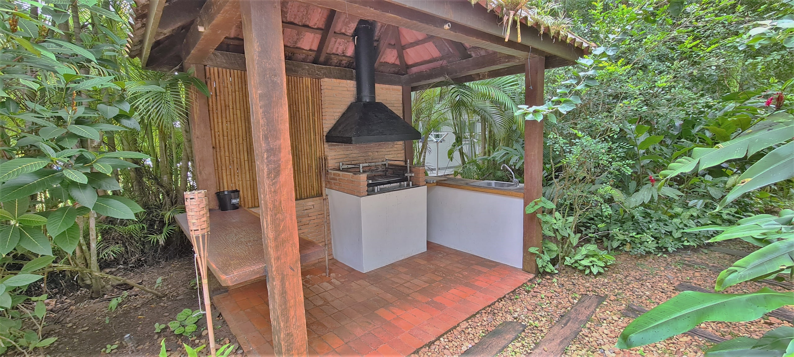 Casa proxima a Praia de Iporanga Condominio Iporanga Guaruja