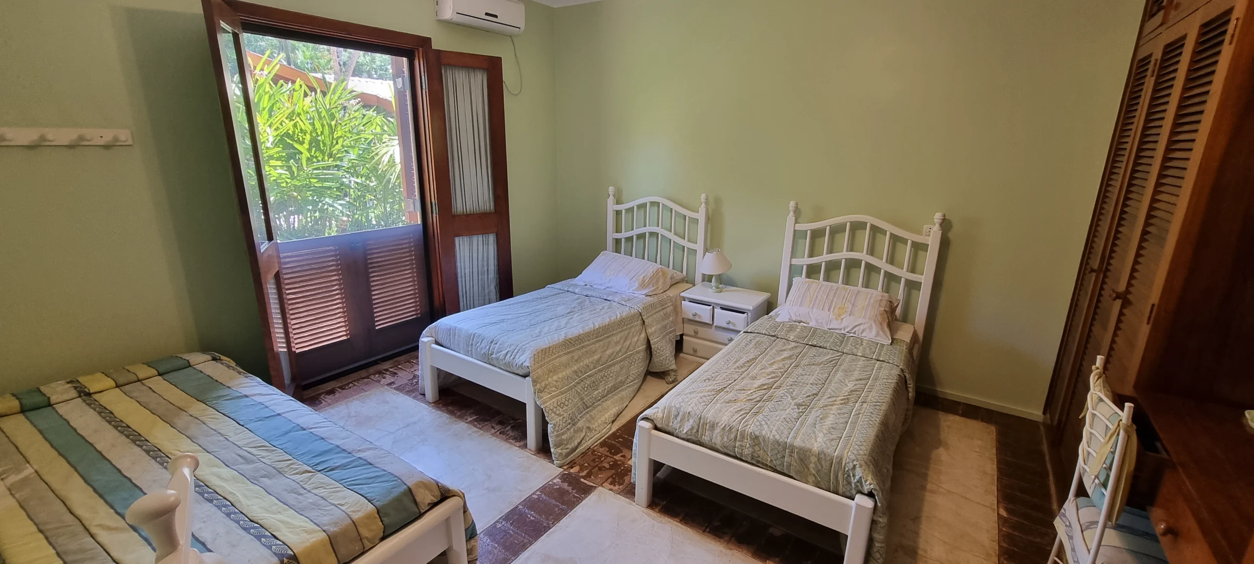 Aluguel Temporada Condominio Iporanga Praia de Iporanga Guaruja