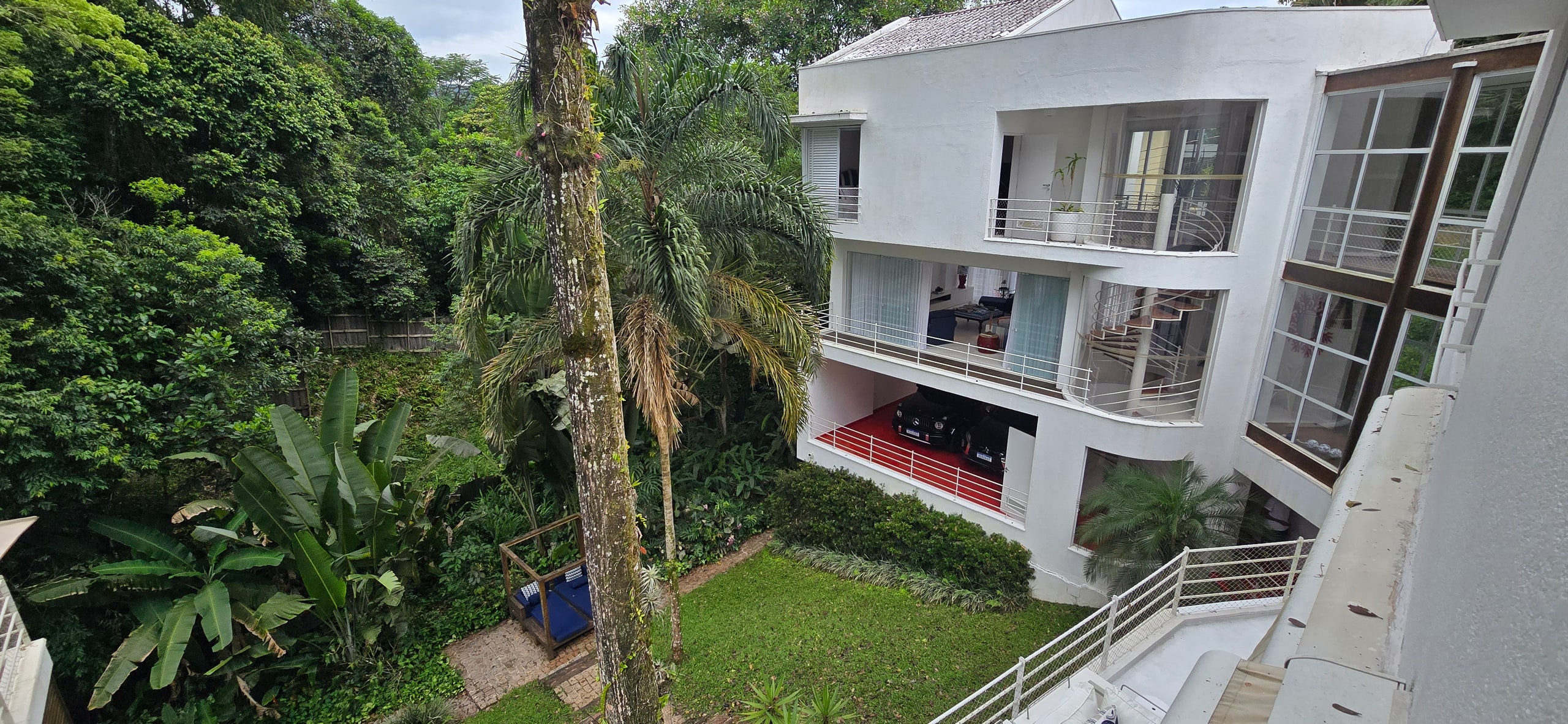 Imóveis a Venda no Condominio Iporanga Guarujá
