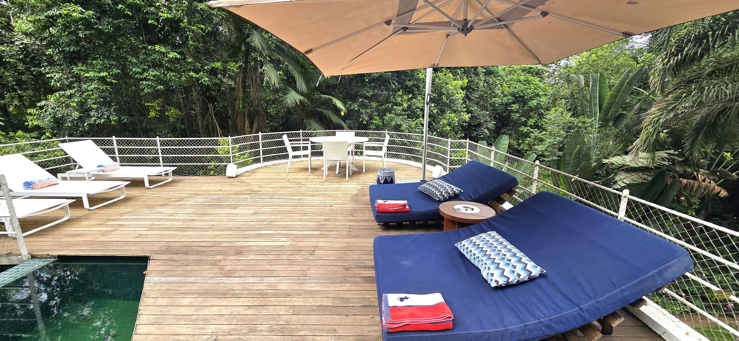 Imóveis a Venda no Condominio Iporanga Guarujá