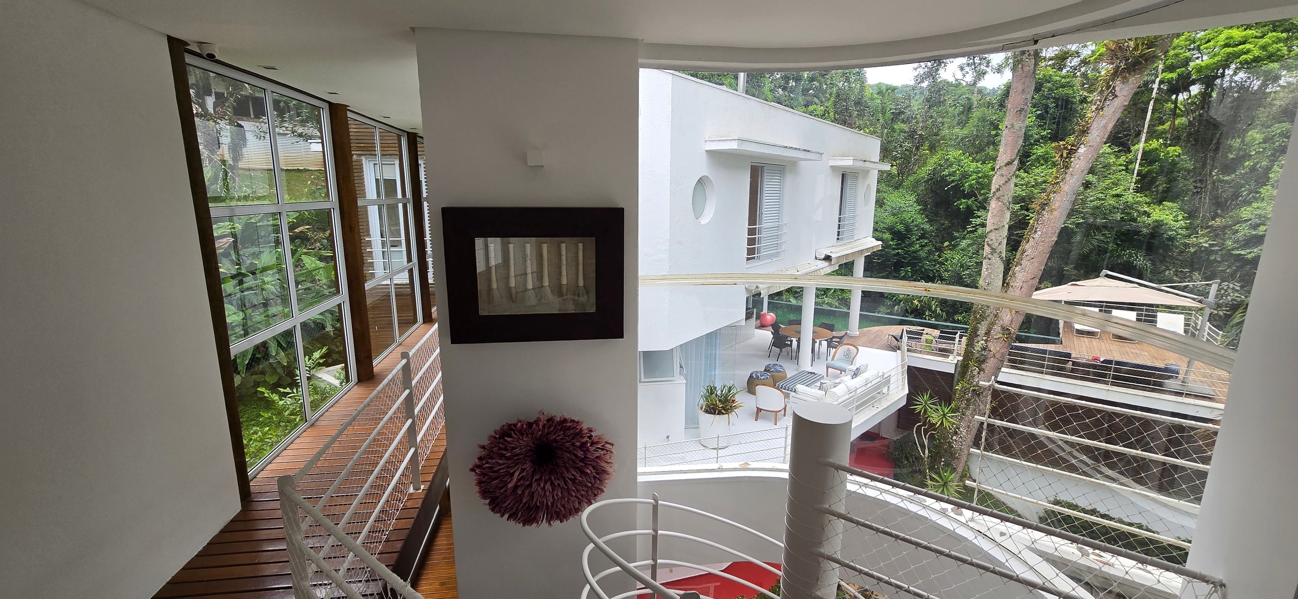 Imóveis a Venda no Condominio Iporanga Guarujá