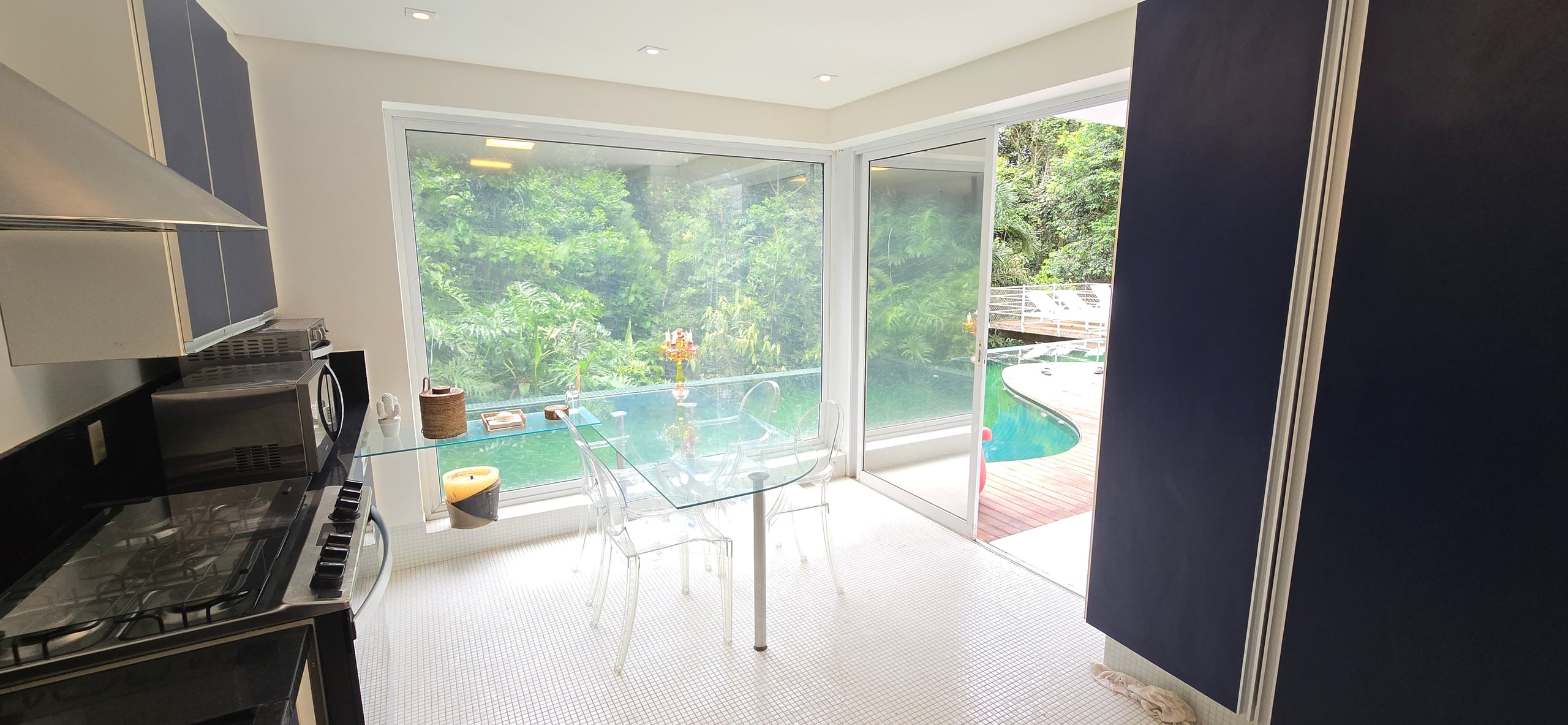 Imóveis a Venda no Condominio Iporanga Guarujá