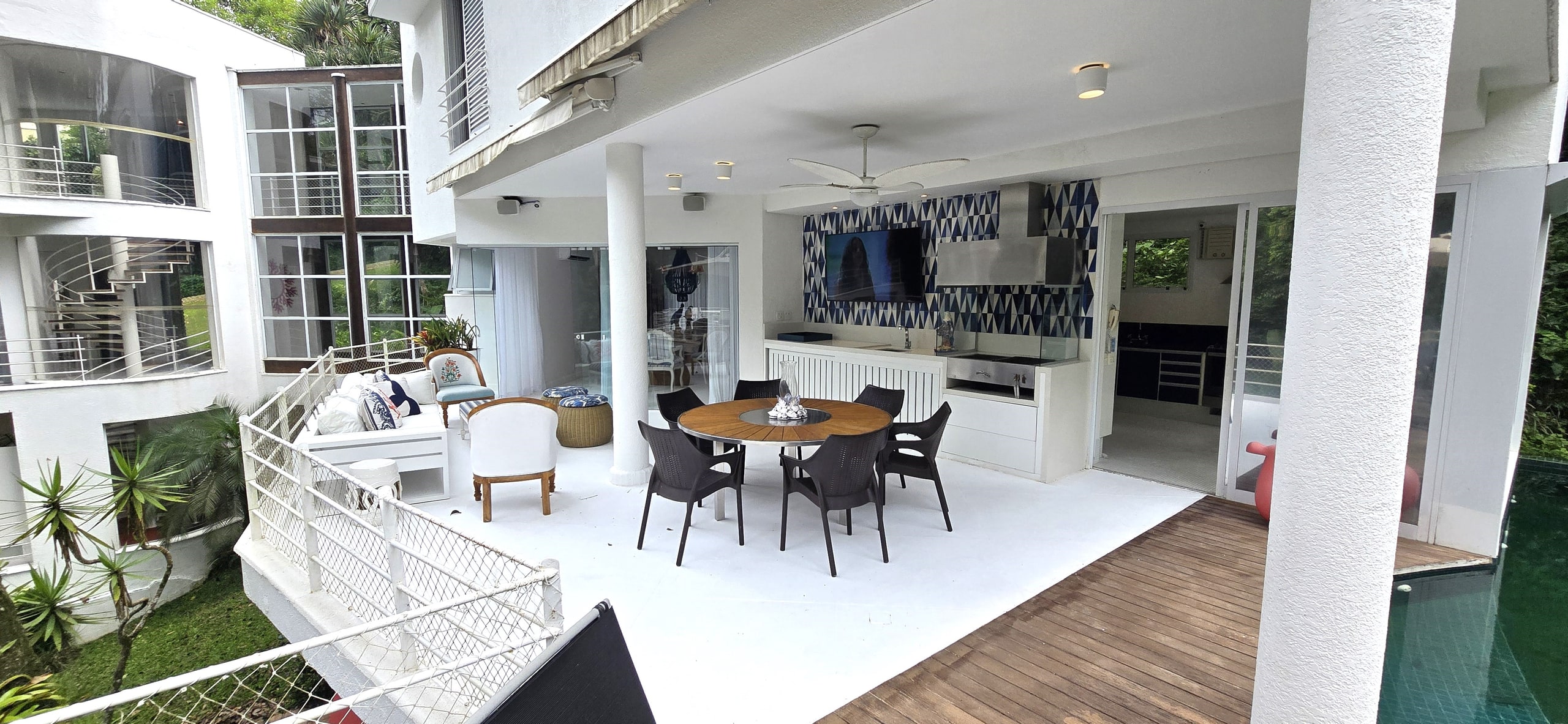 Imóveis a Venda no Condominio Iporanga Guarujá