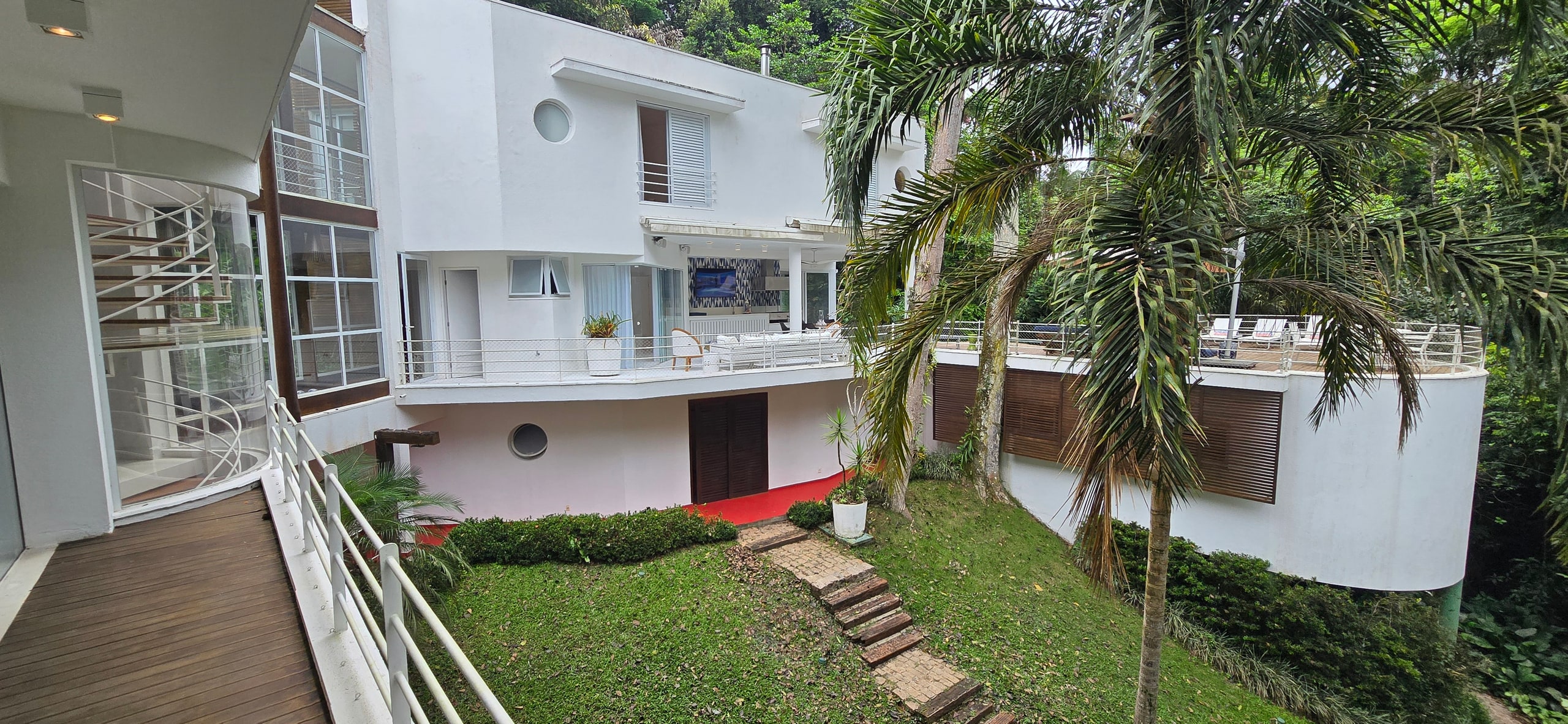 Imóveis a Venda no Condominio Iporanga Guarujá