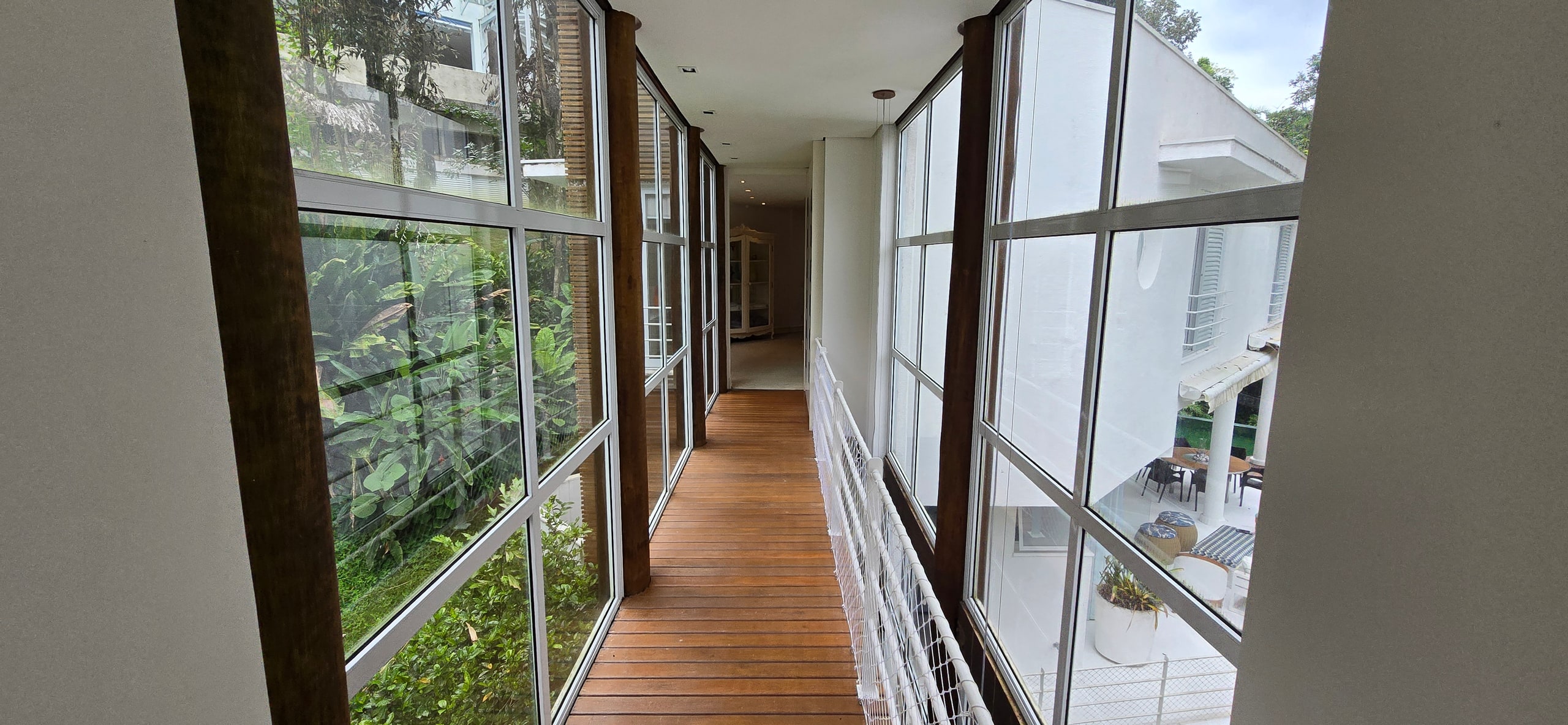 Imóveis a Venda no Condominio Iporanga Guarujá