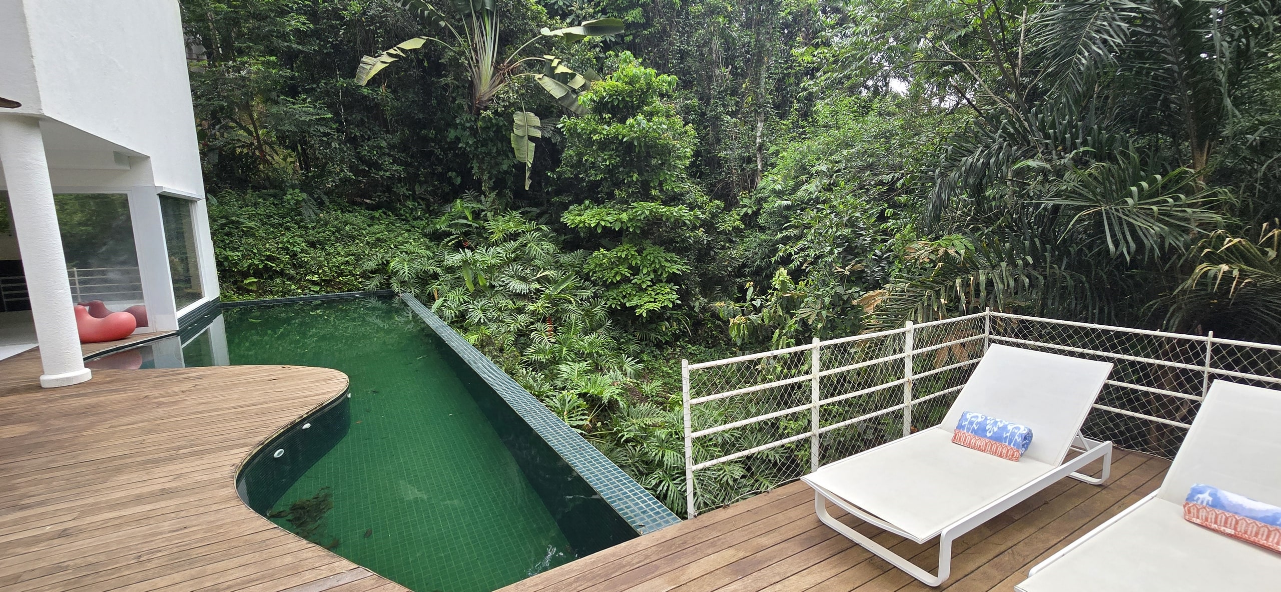 Imóveis a Venda no Condominio Iporanga Guarujá