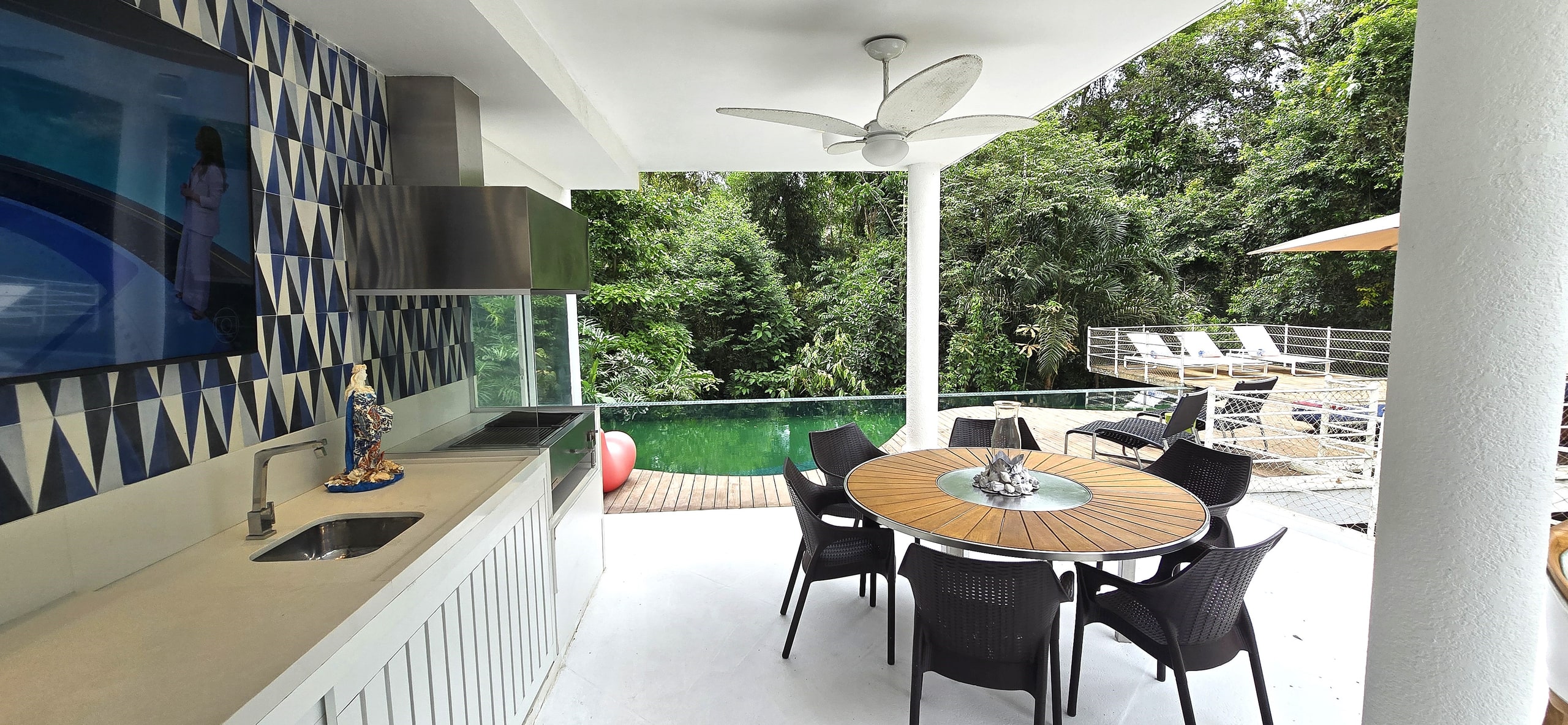 Imóveis a Venda no Condominio Iporanga Guarujá