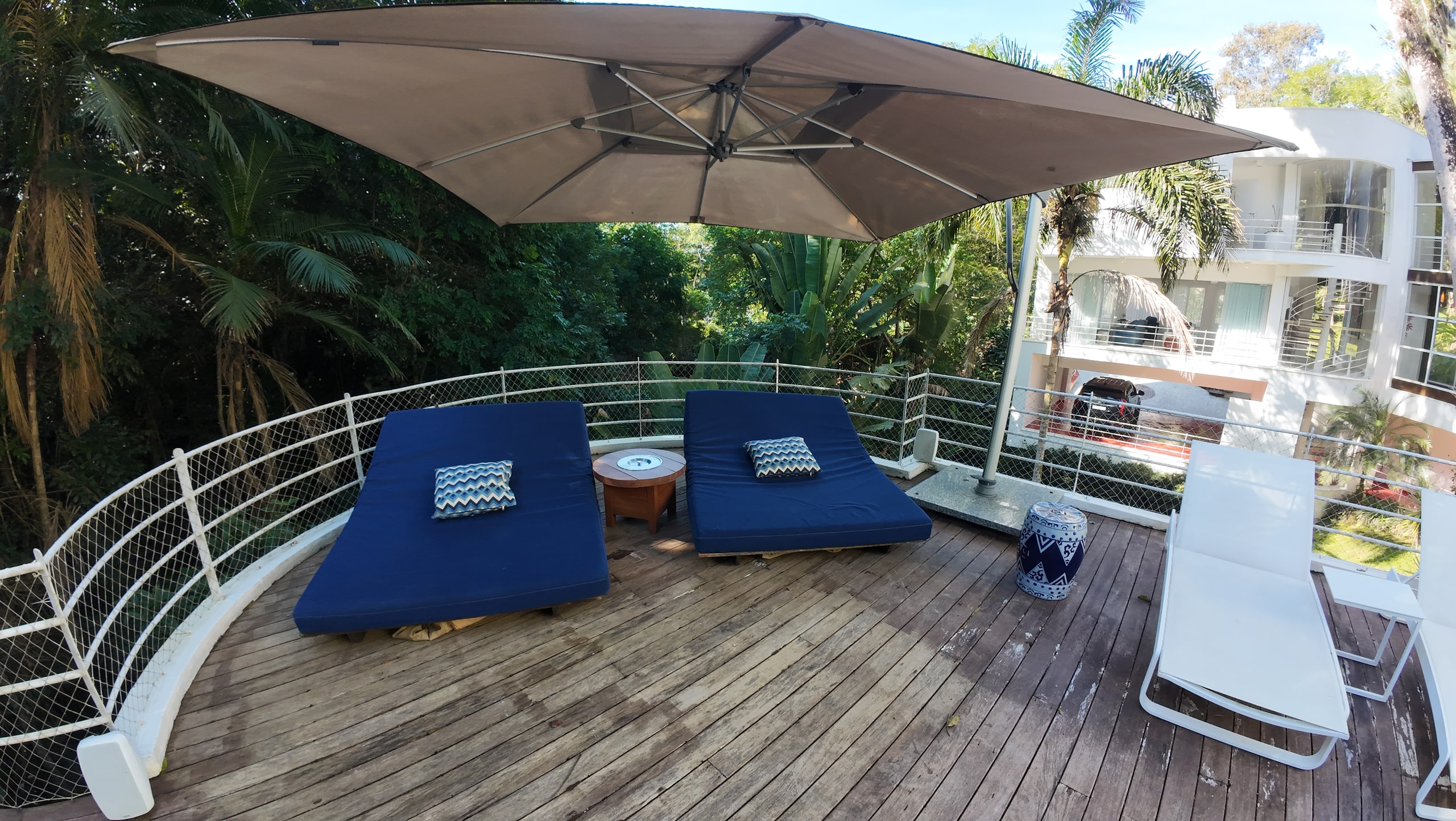 Imóveis a Venda no Condominio Iporanga Guarujá