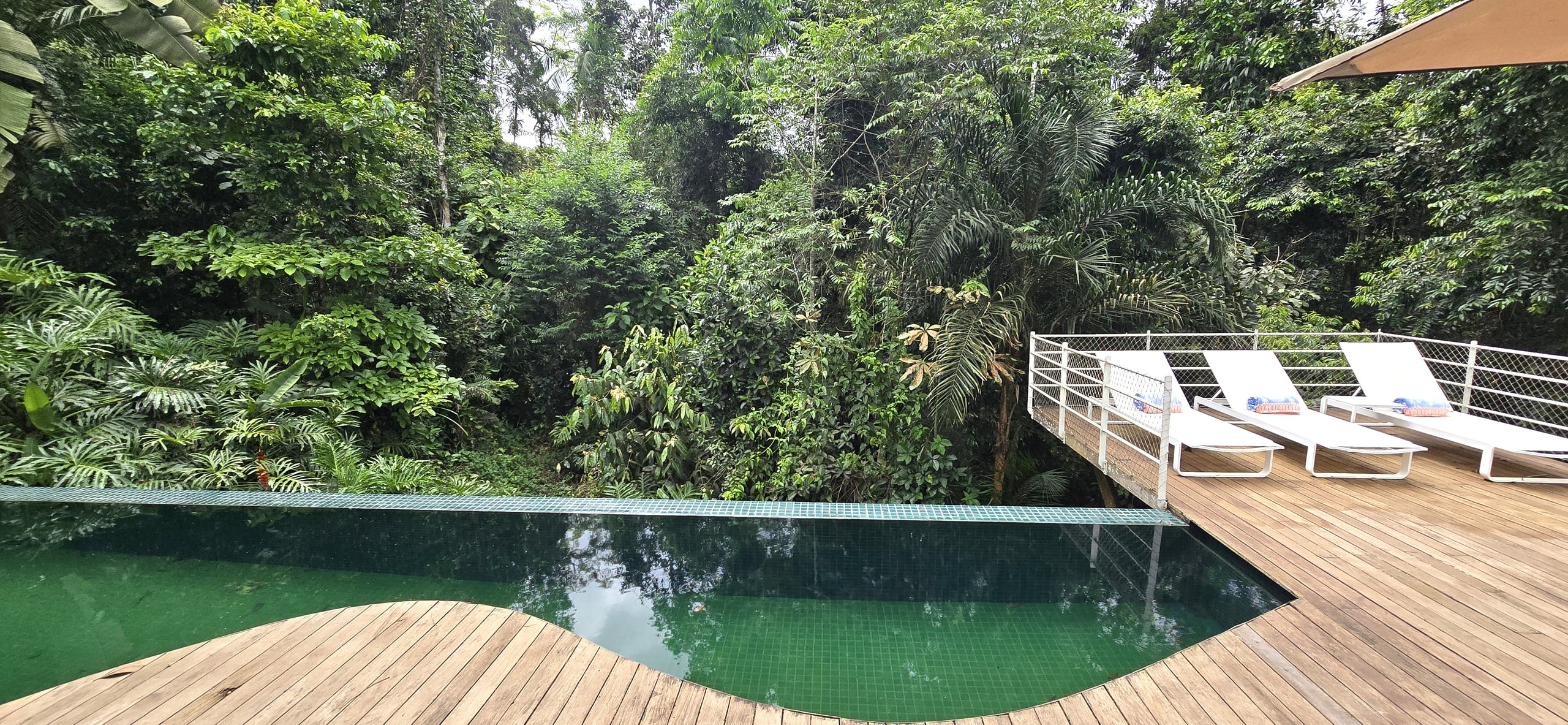 Imóveis a Venda no Condominio Iporanga Guarujá