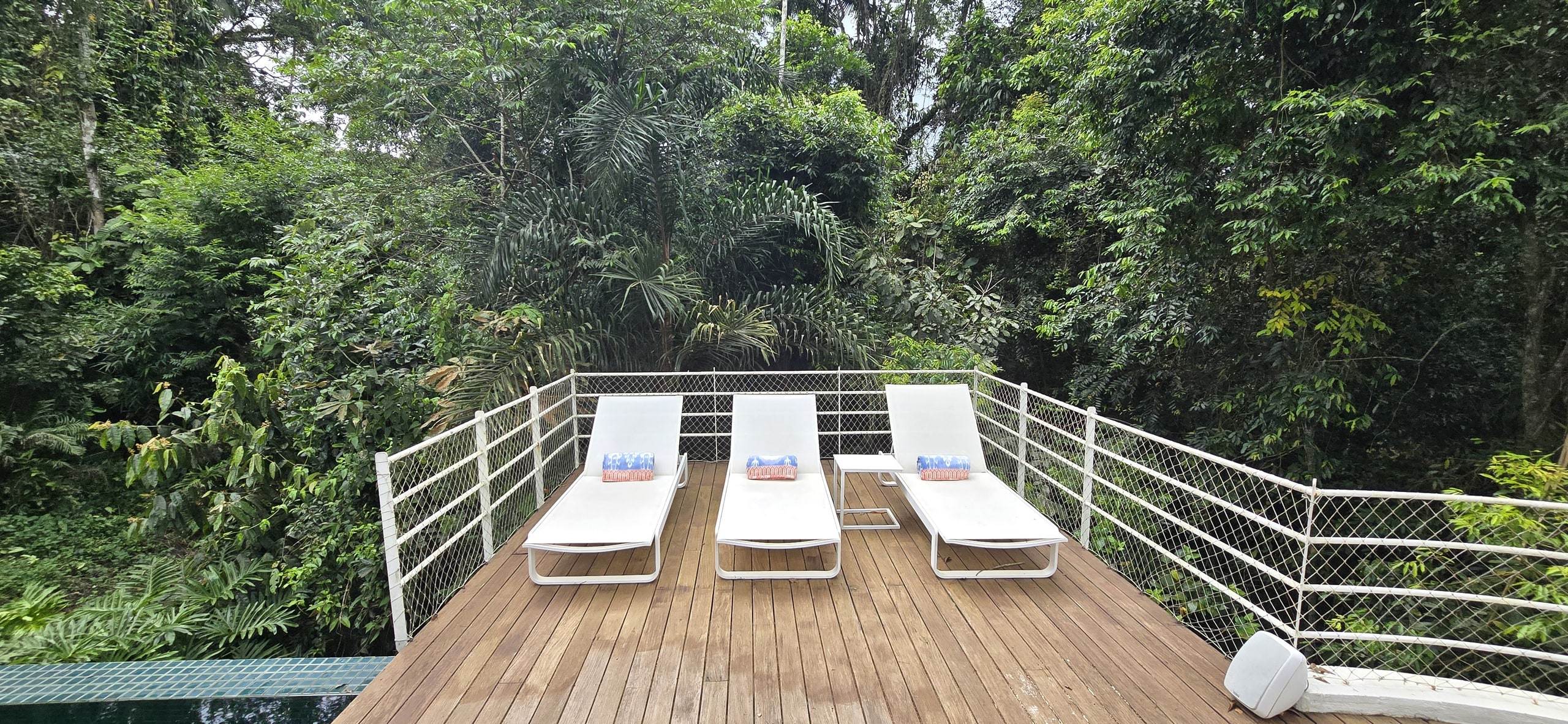 Imóveis a Venda no Condominio Iporanga Guarujá