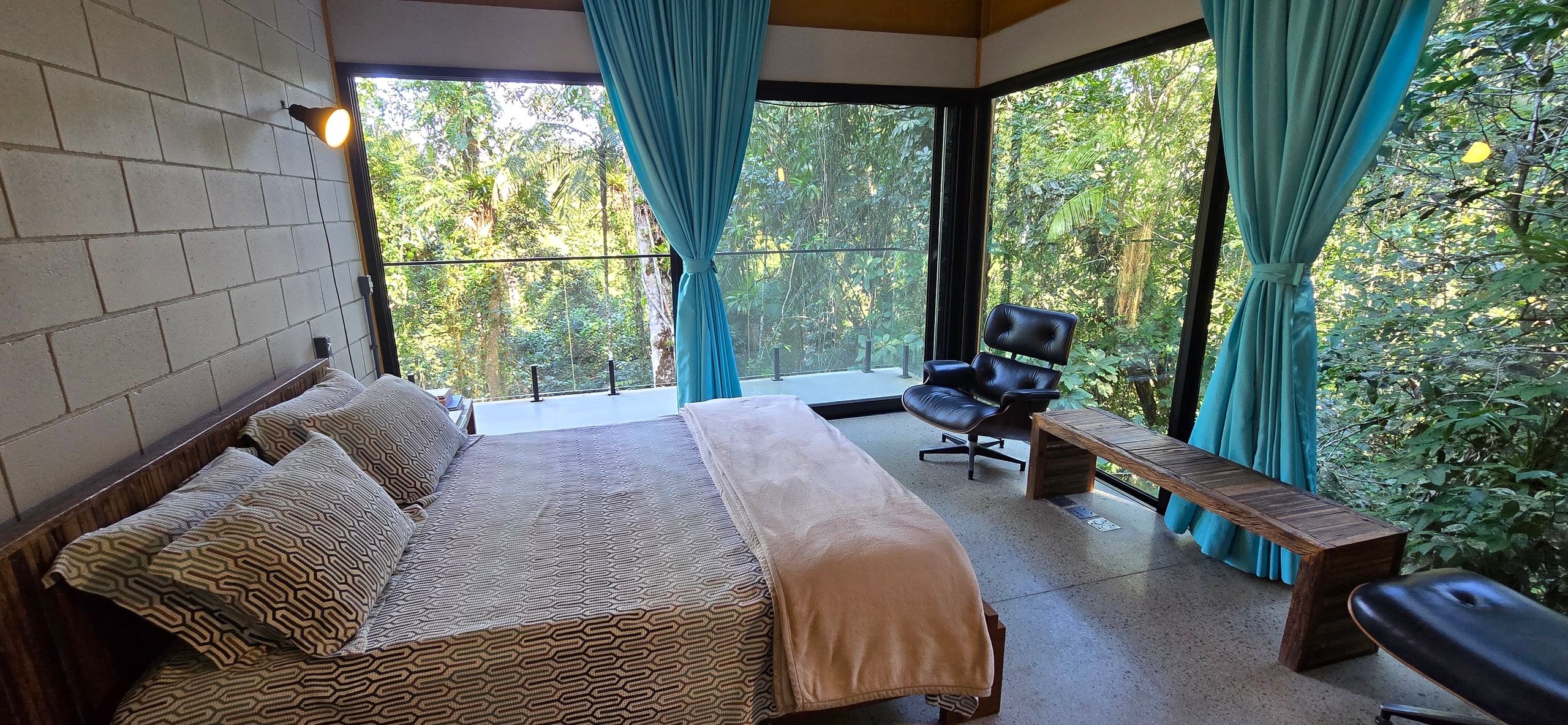 Casa no Condomínio Iporanga na Praia de Iporanga