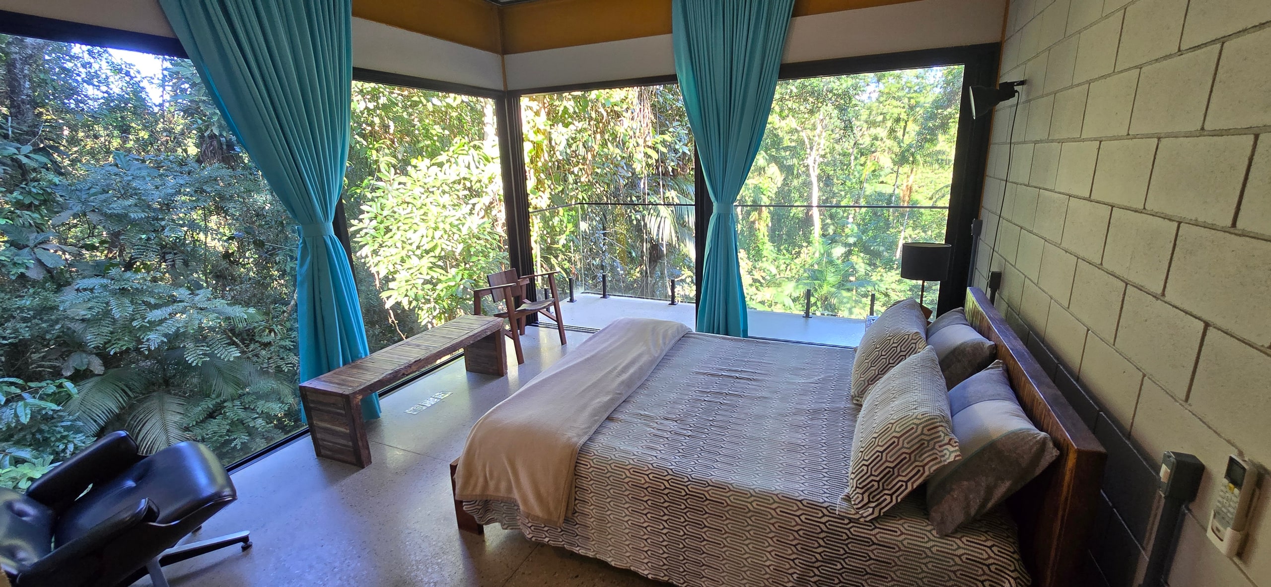 Casa no Condomínio Iporanga na Praia de Iporanga