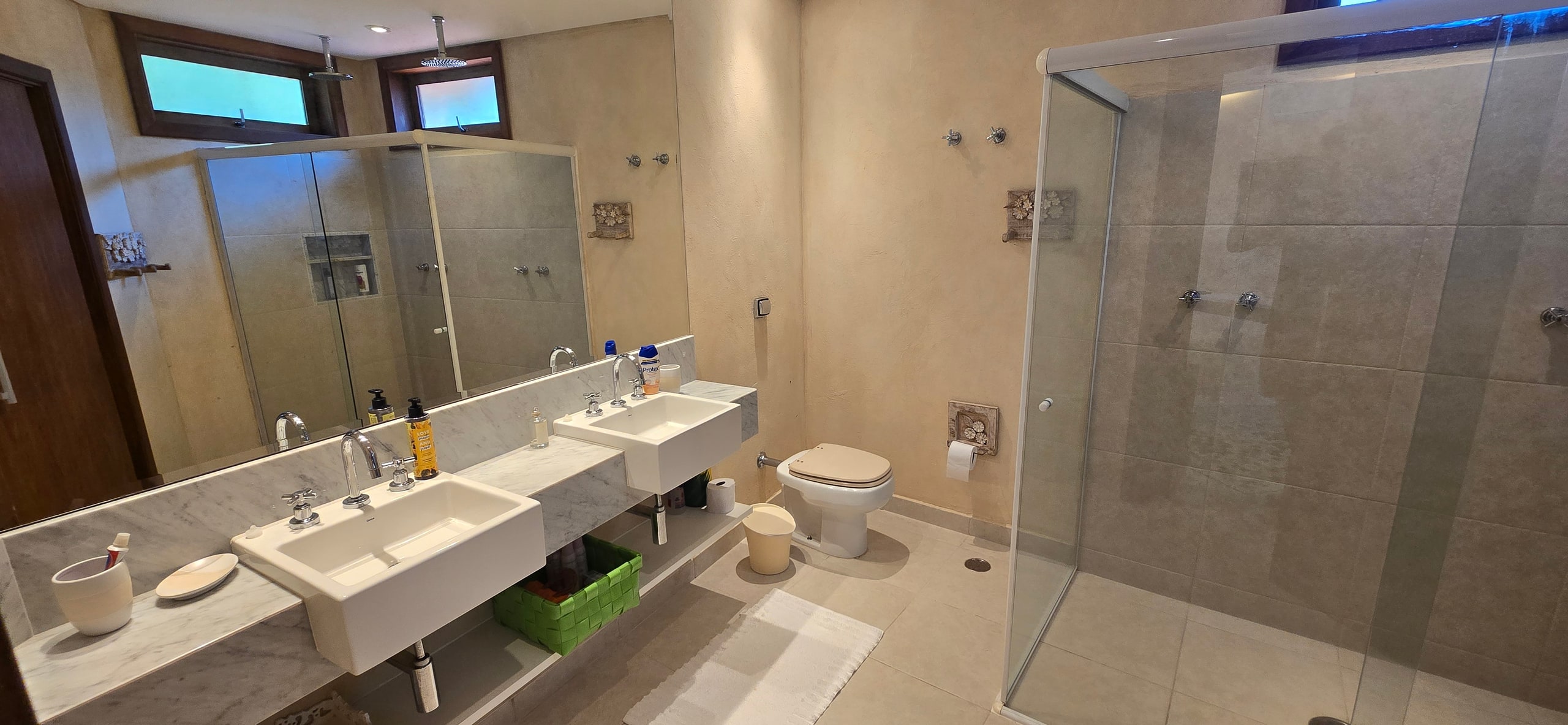Imóveis no Condomínio Iporanga no Guarujá