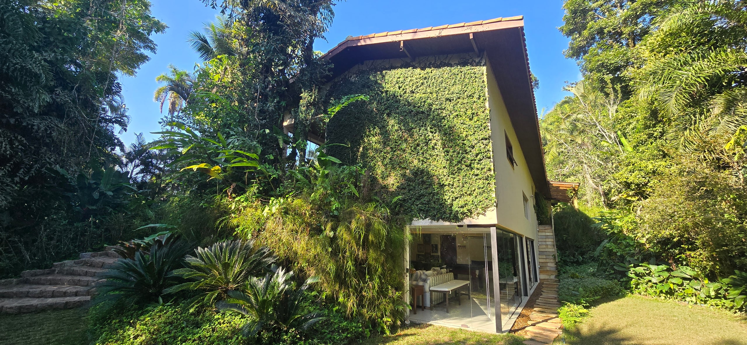 Imóveis no Condomínio Iporanga no Guarujá