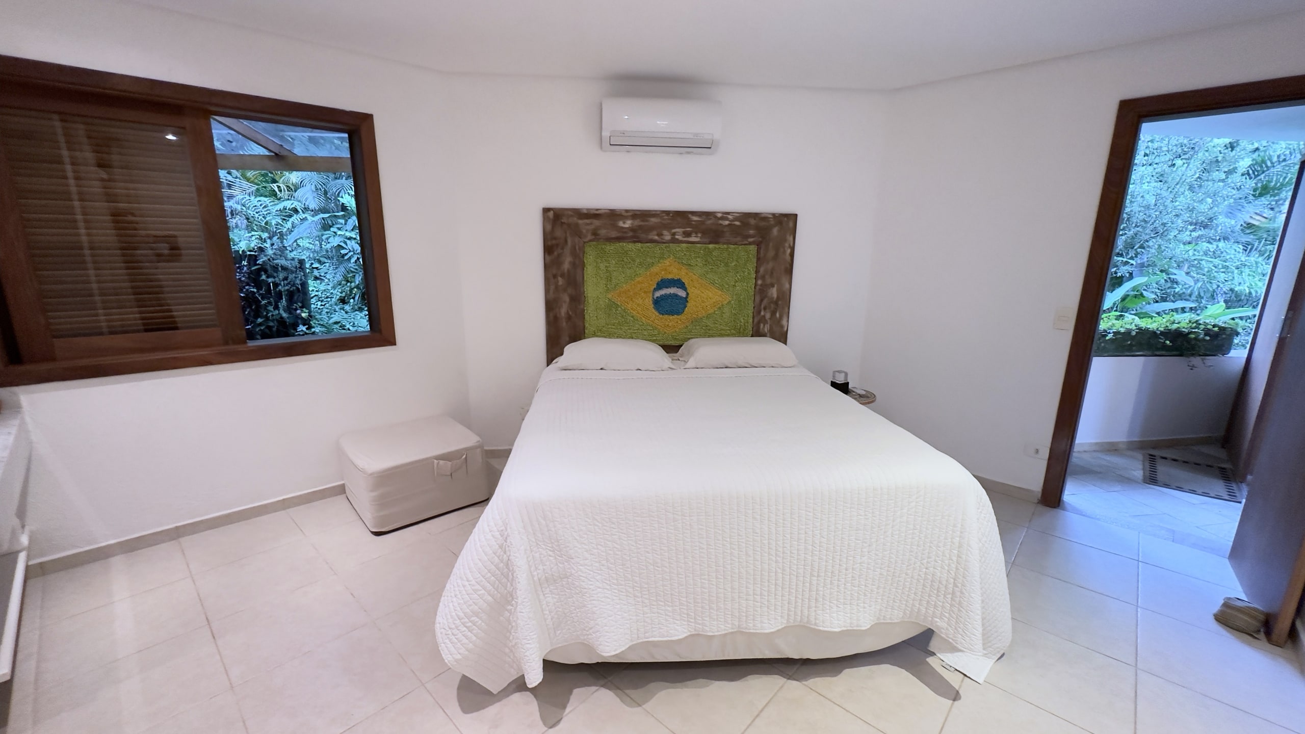 Imóveis no Condomínio Iporanga no Guarujá