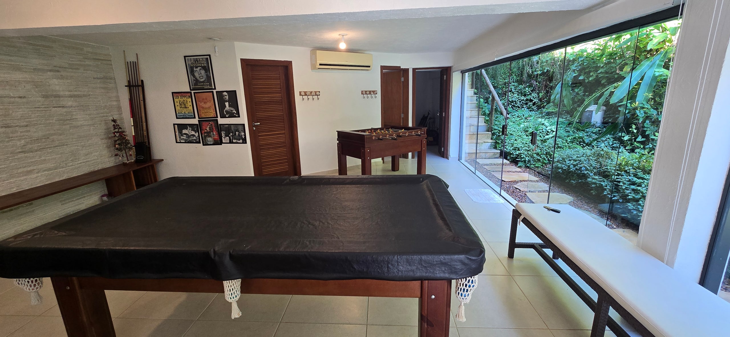 Imóveis no Condomínio Iporanga no Guarujá