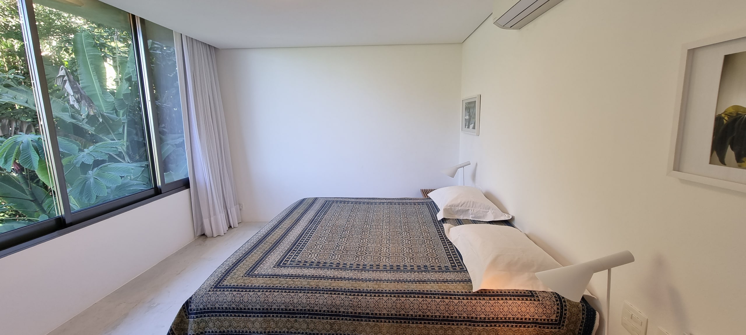 Casa Frente Praia Mar Condominio Tijucopava a Venda Guaruja