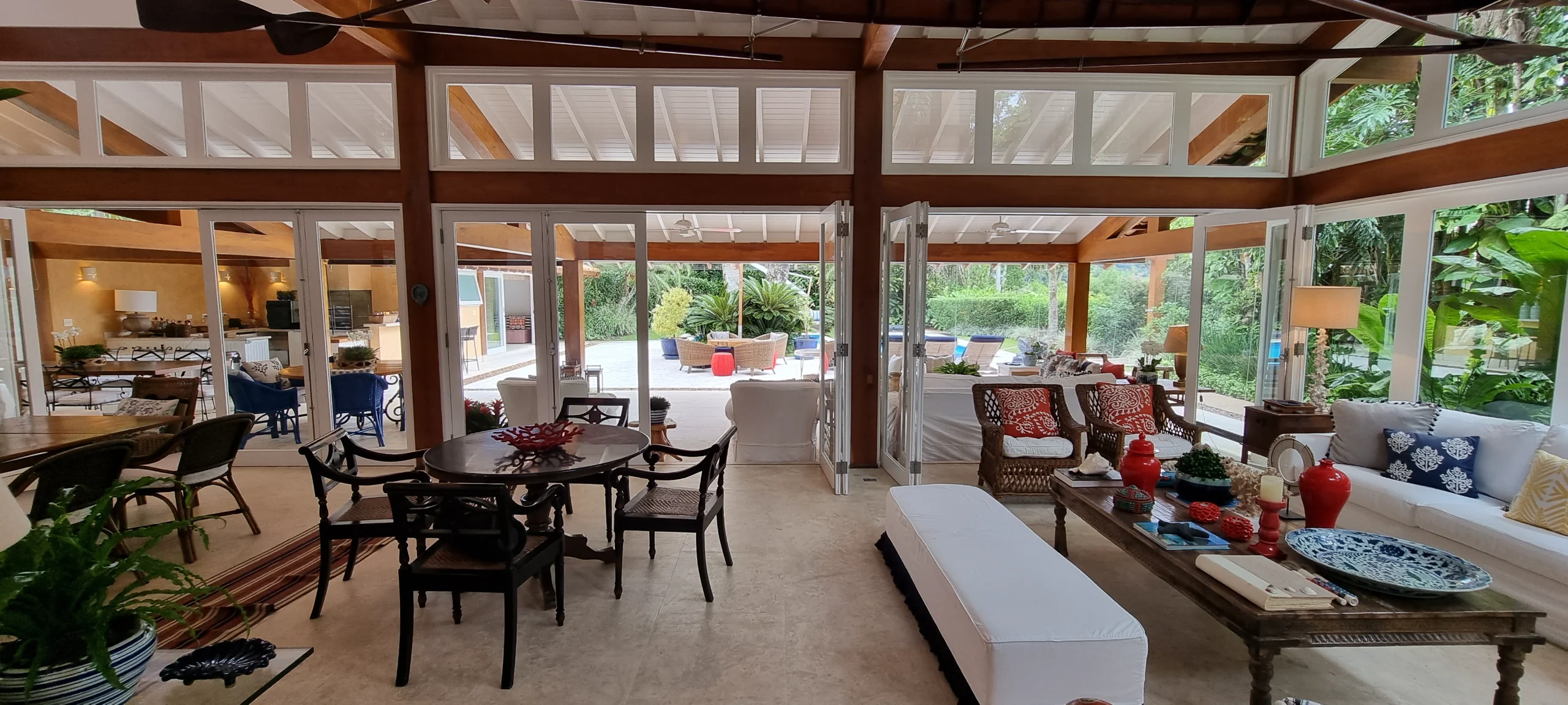 Aluguel Condominio Iporanga, Casa Praia de Iporanga Reveillon no Guarujaá