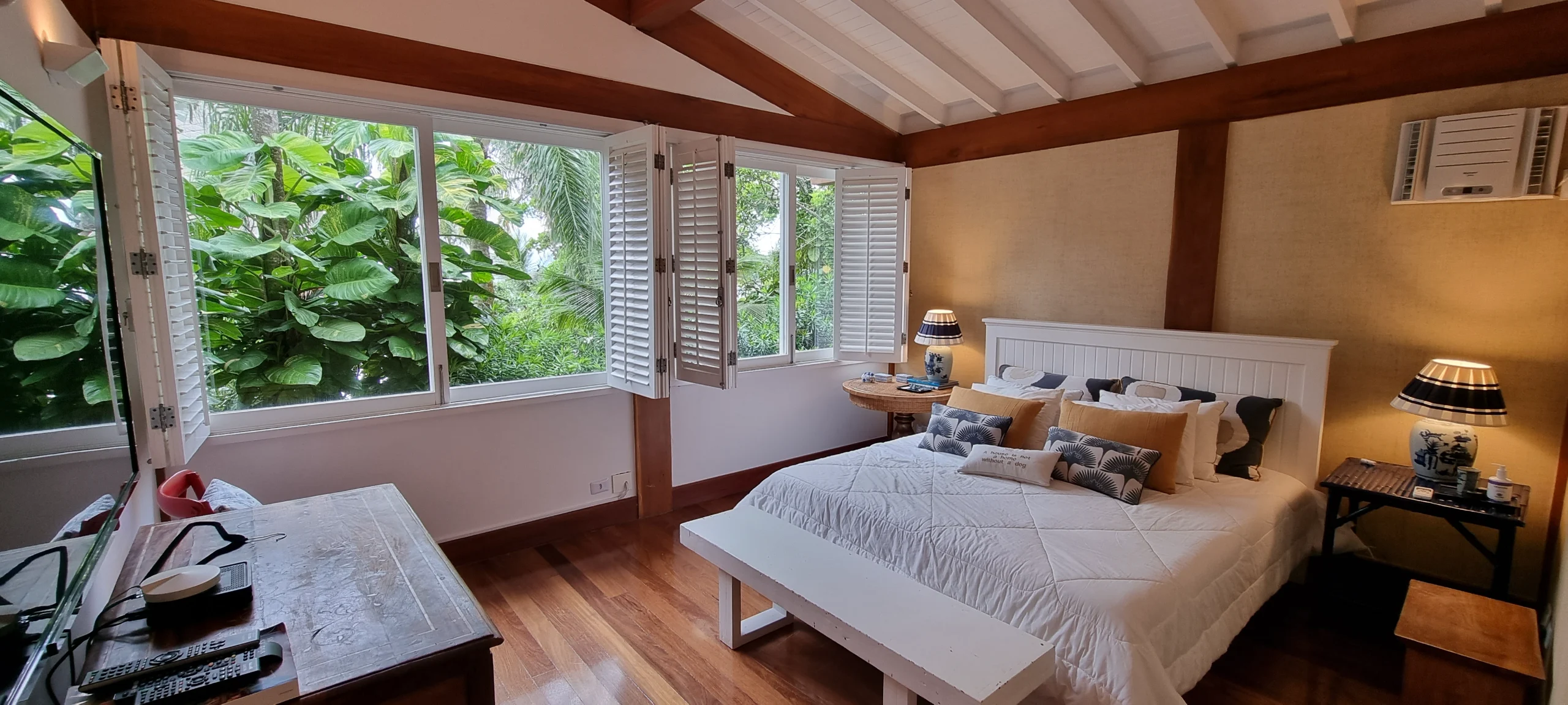 Aluguel Condominio Iporanga, Casa Praia de Iporanga Reveillon no Guarujaá