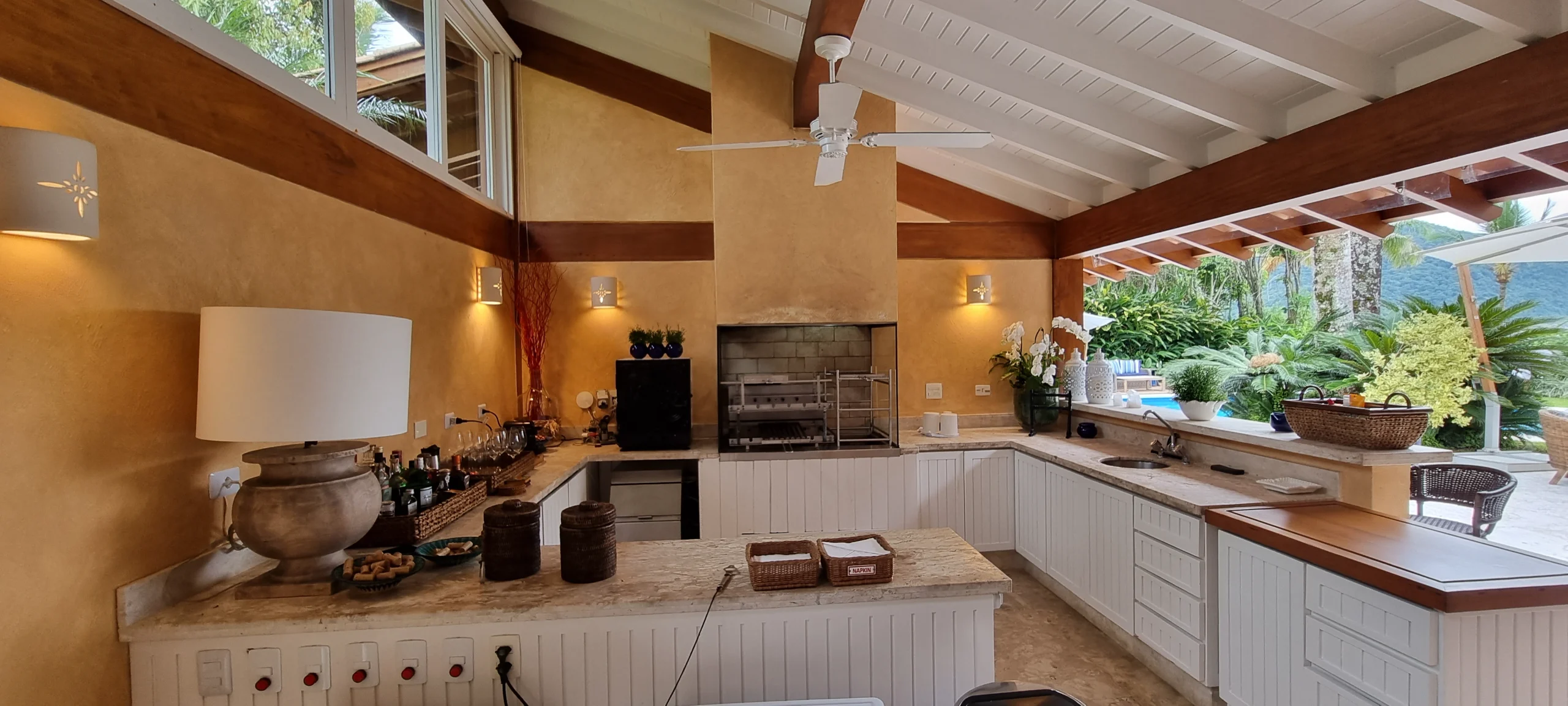 Aluguel Condominio Iporanga, Casa Praia de Iporanga Reveillon no Guarujaá