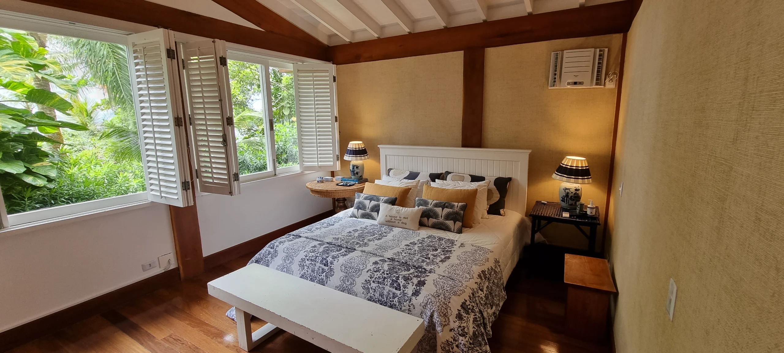 Aluguel Condominio Iporanga, Casa Praia de Iporanga Reveillon no Guarujaá