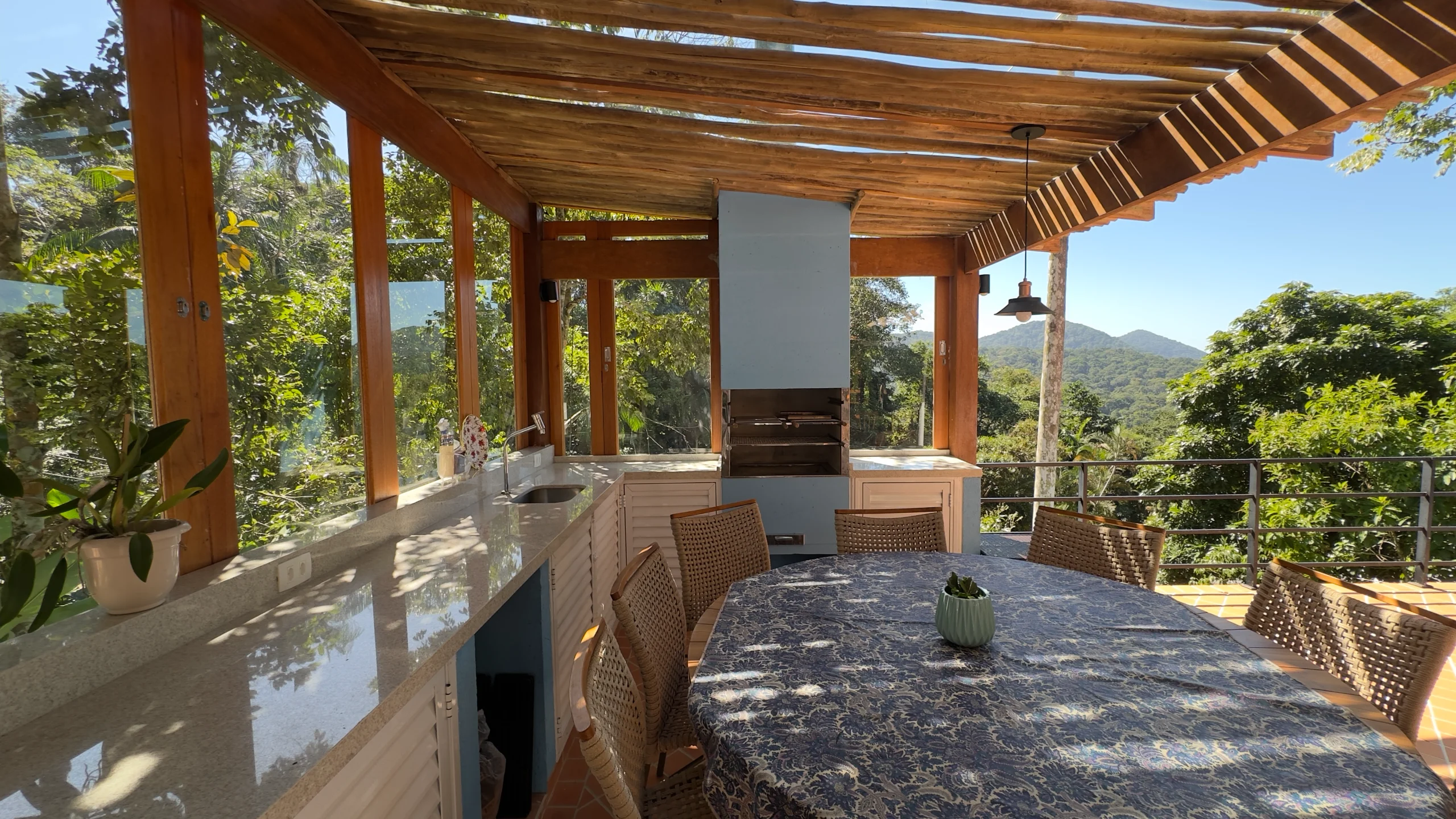 Casa no Condomínio São Pedro Guarujá — Villa 132