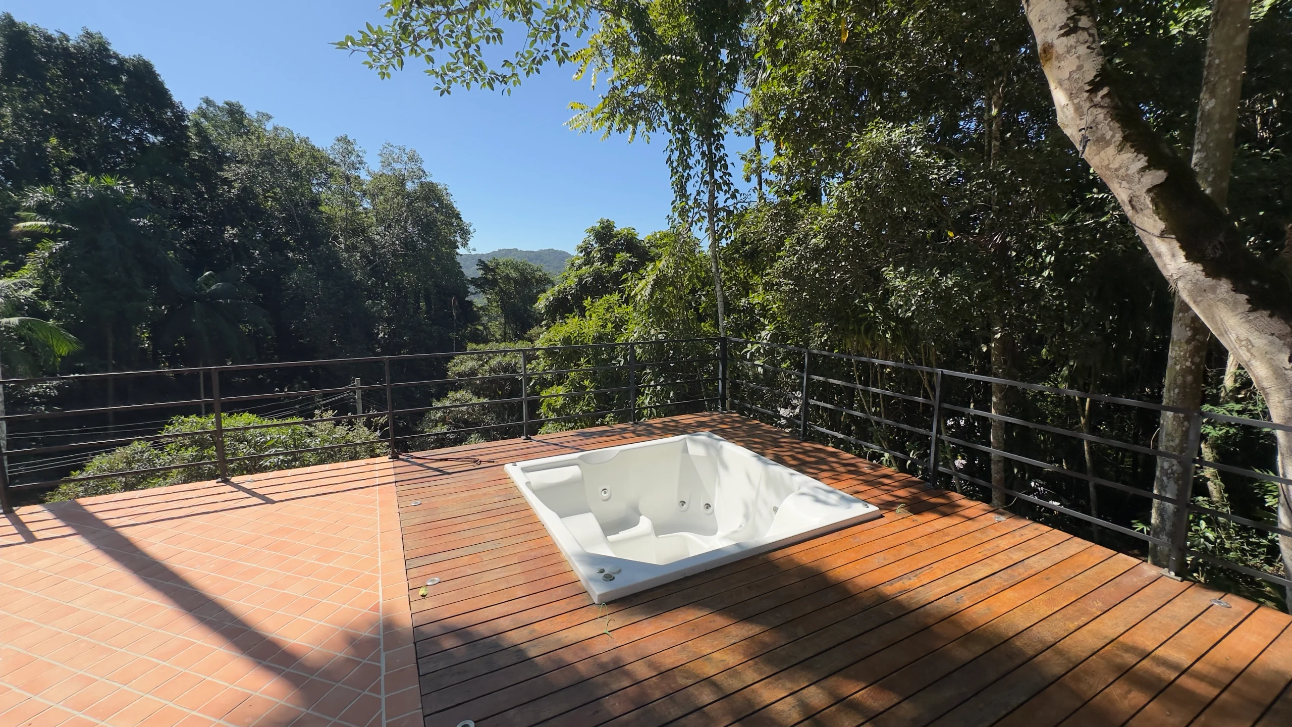 Casa no Condomínio São Pedro Guarujá — Villa 132