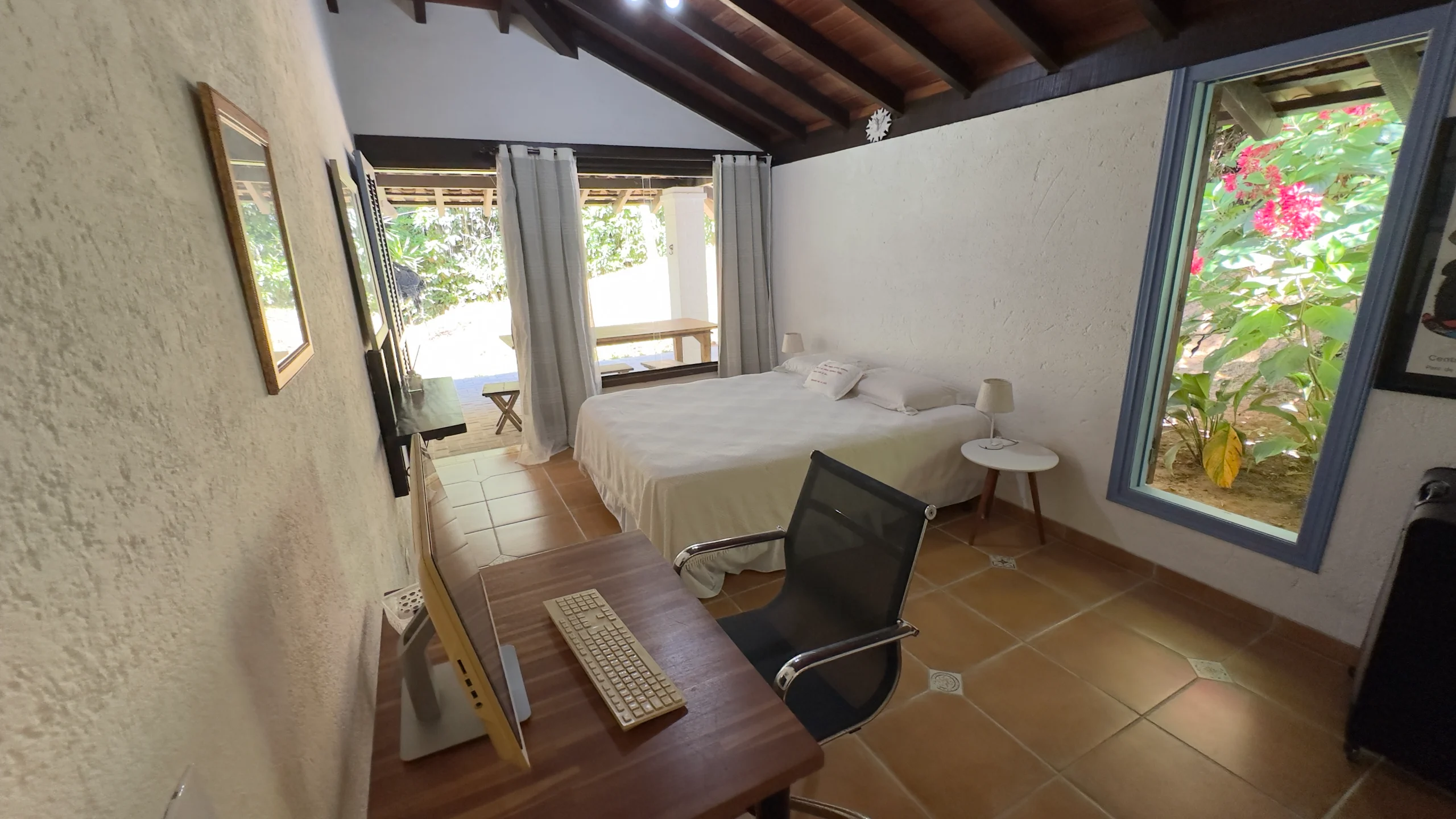 Casa em meio a Mata do Condominio São Pedro no Guaruja