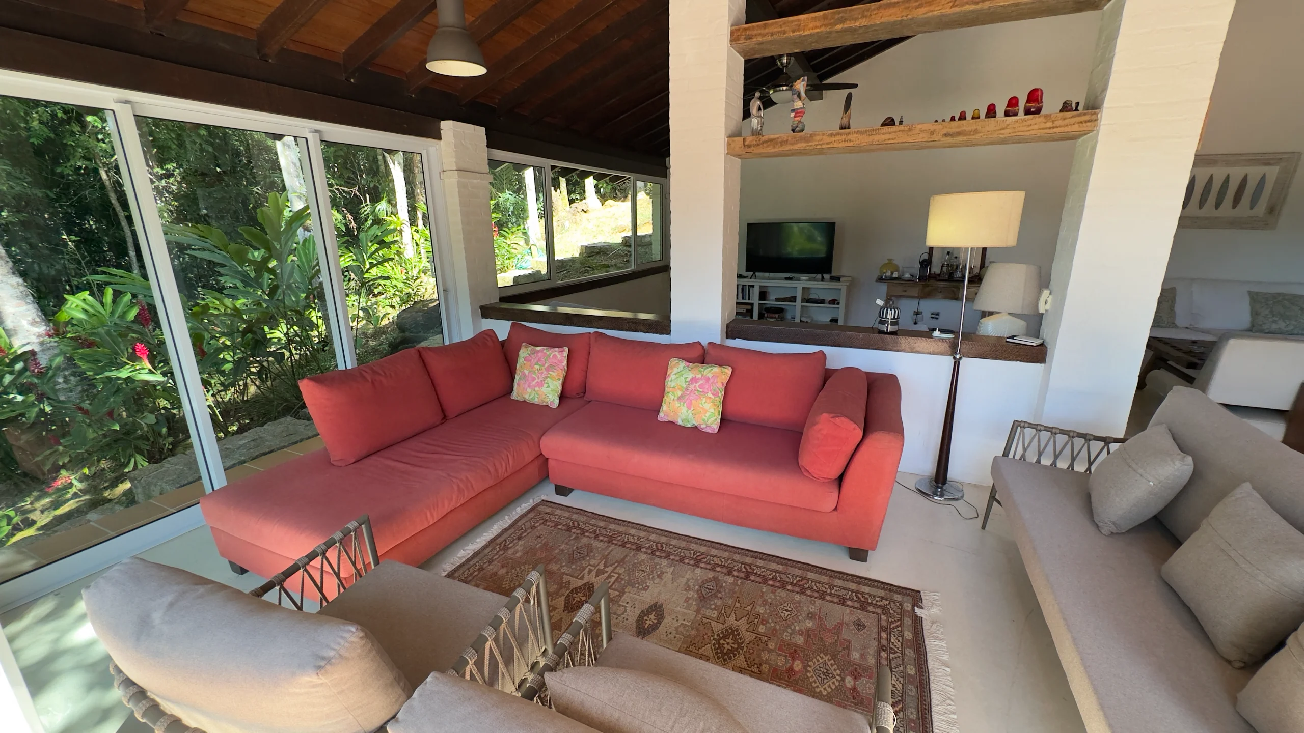 Casa em meio a Mata do Condominio São Pedro no Guaruja