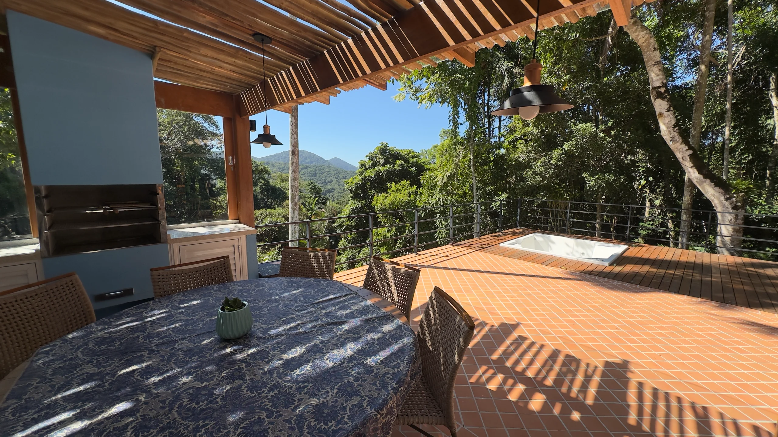 Casa no Condomínio São Pedro Guarujá — Villa 132