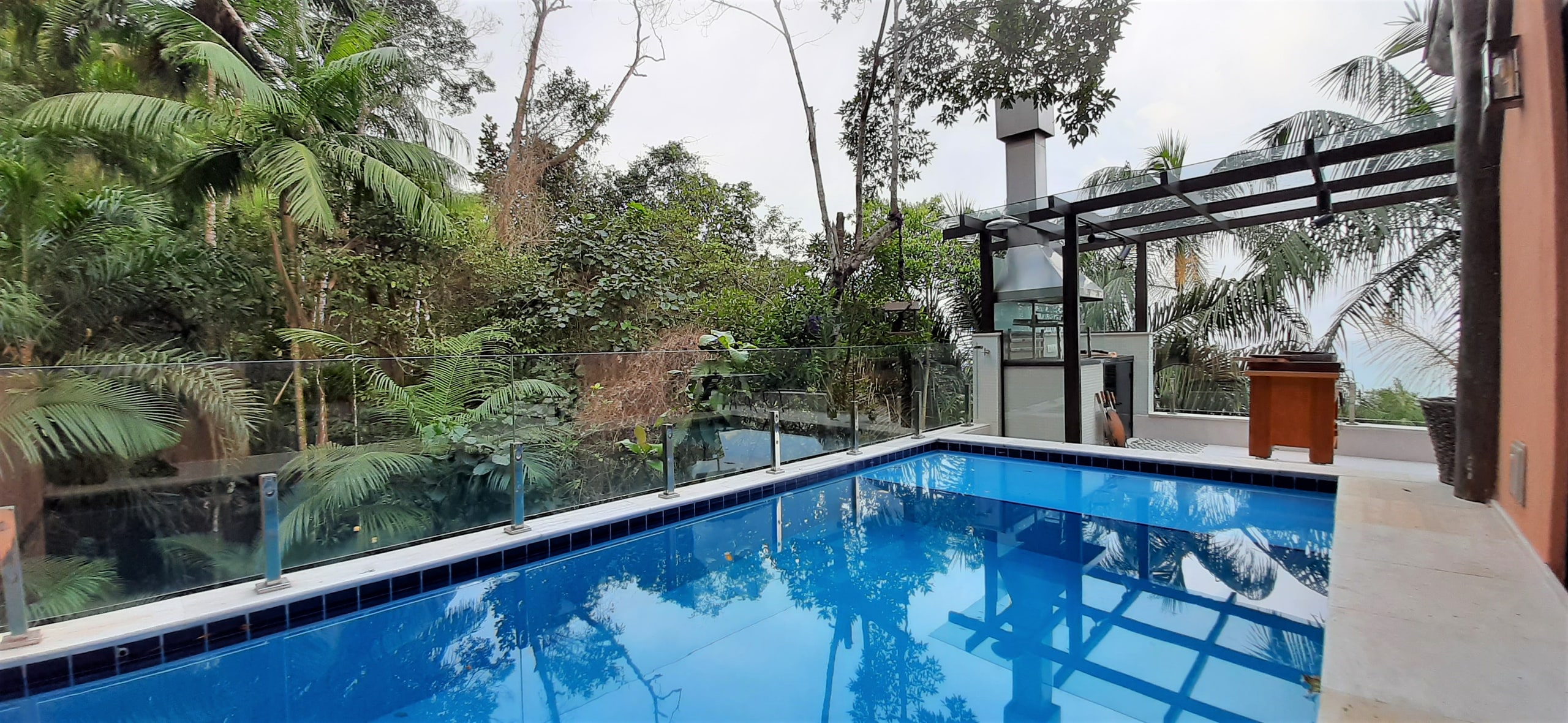 Casa Vista Mar no Condominio Tijucopava Guaruja