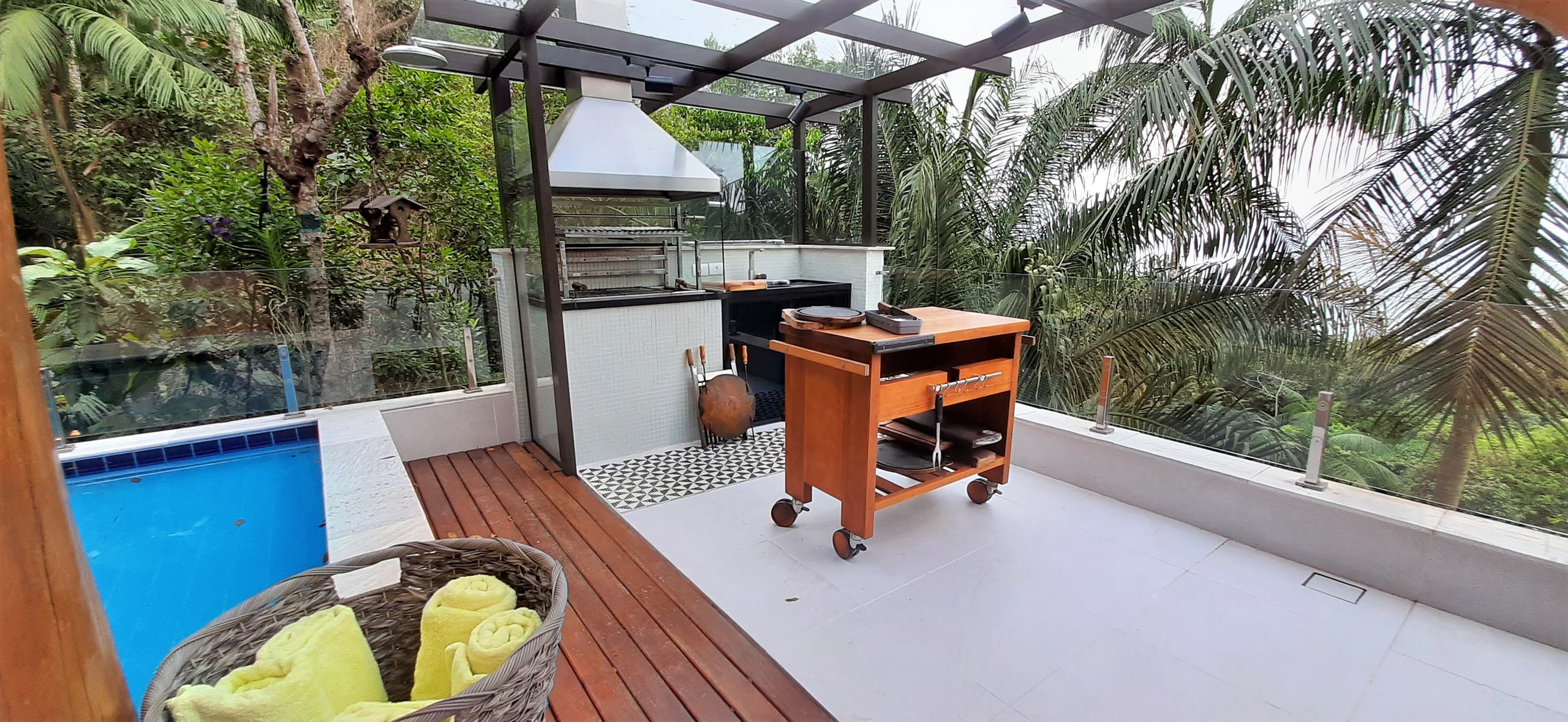 Casa Vista Mar no Condominio Tijucopava Guaruja