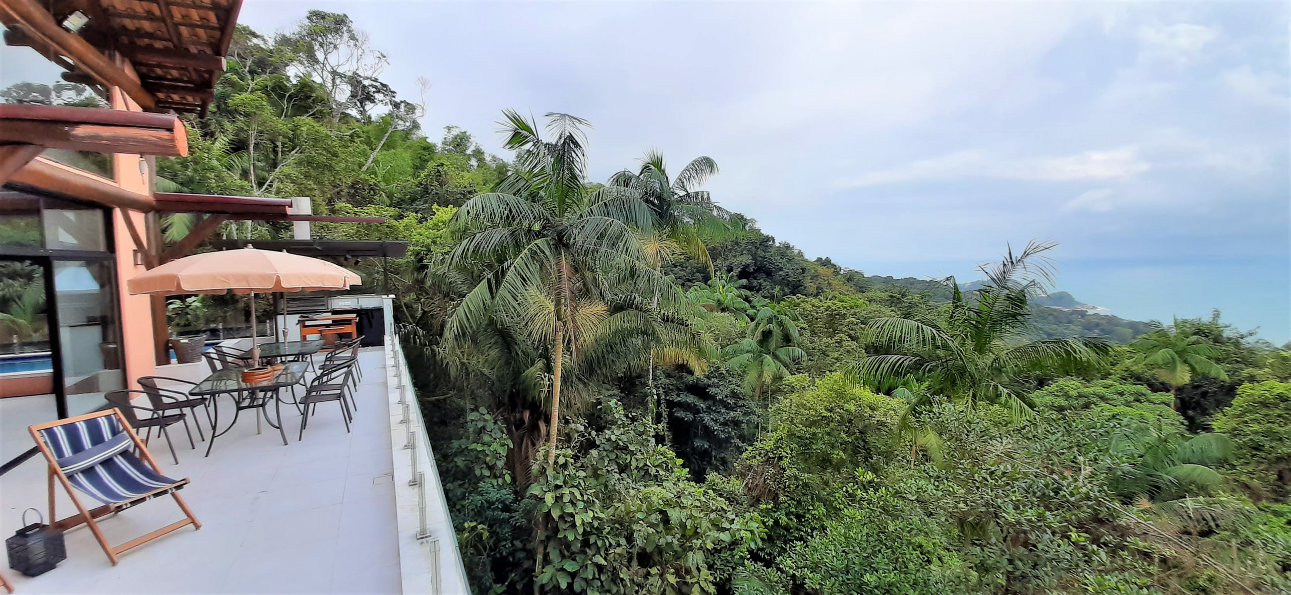 Casa Vista Mar no Condominio Tijucopava Guaruja