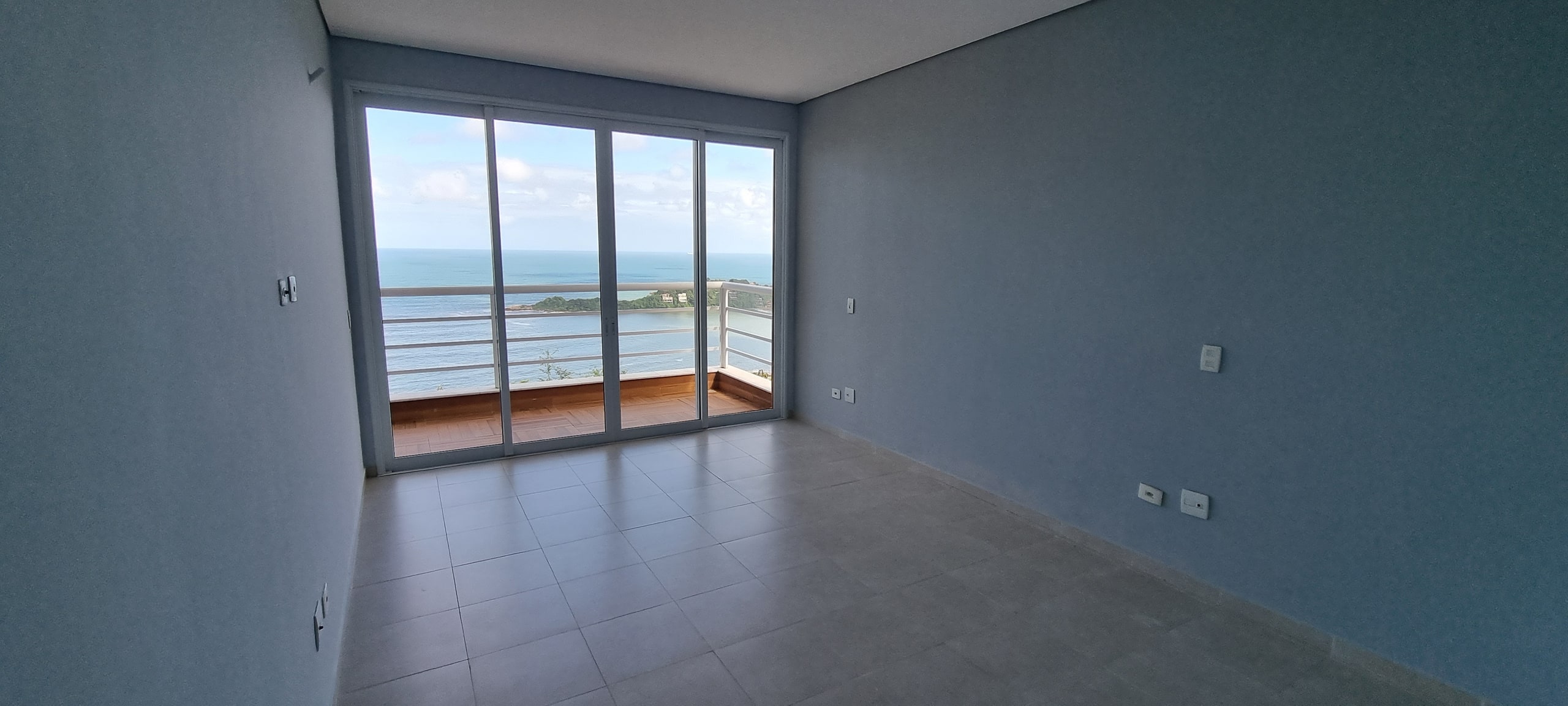 Casa com Vista para o Mar no Condomínio Taguaiba