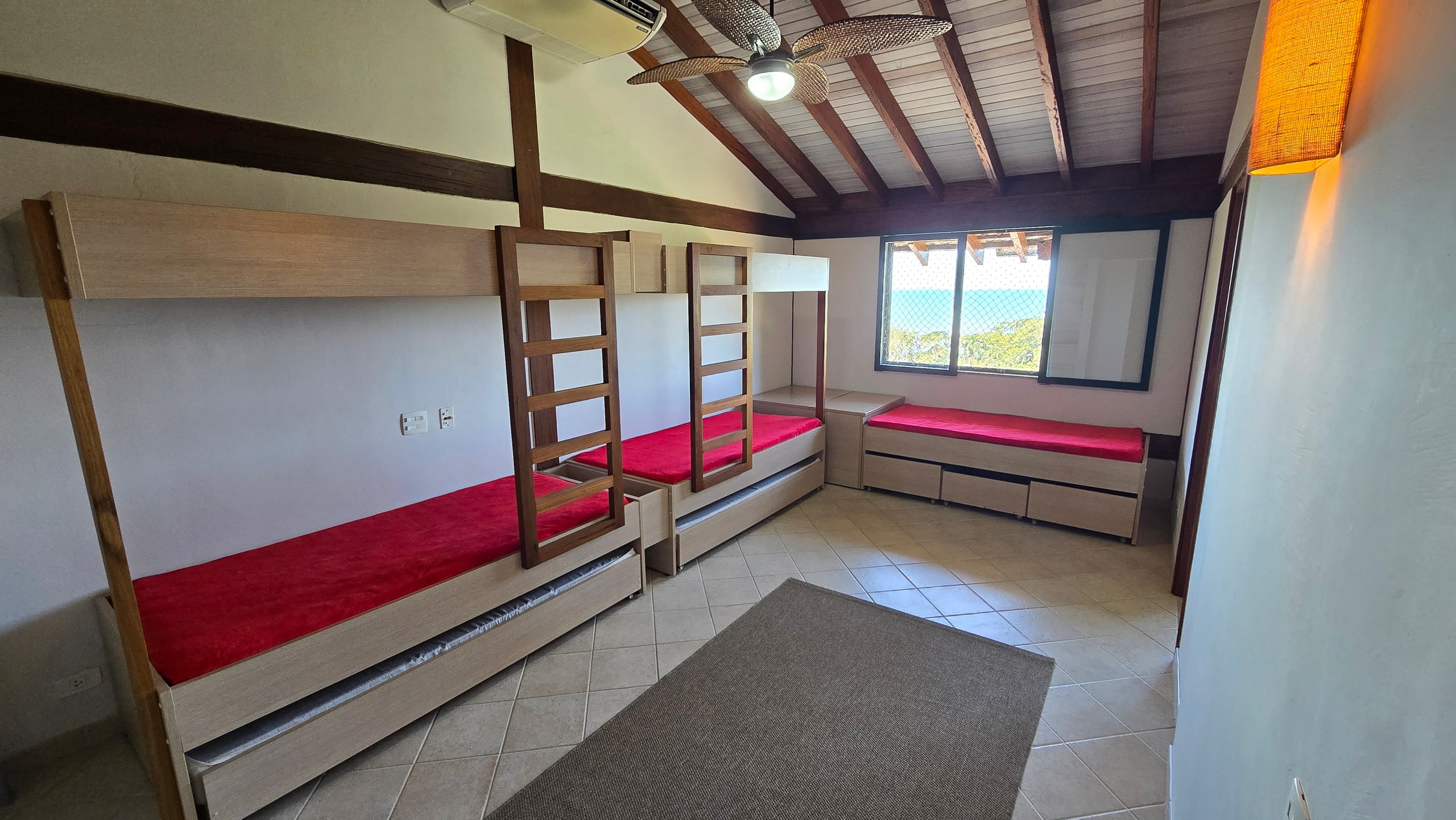 Casa Vista Mar no Condominio Taguaiba Venda e Locação Guaruja