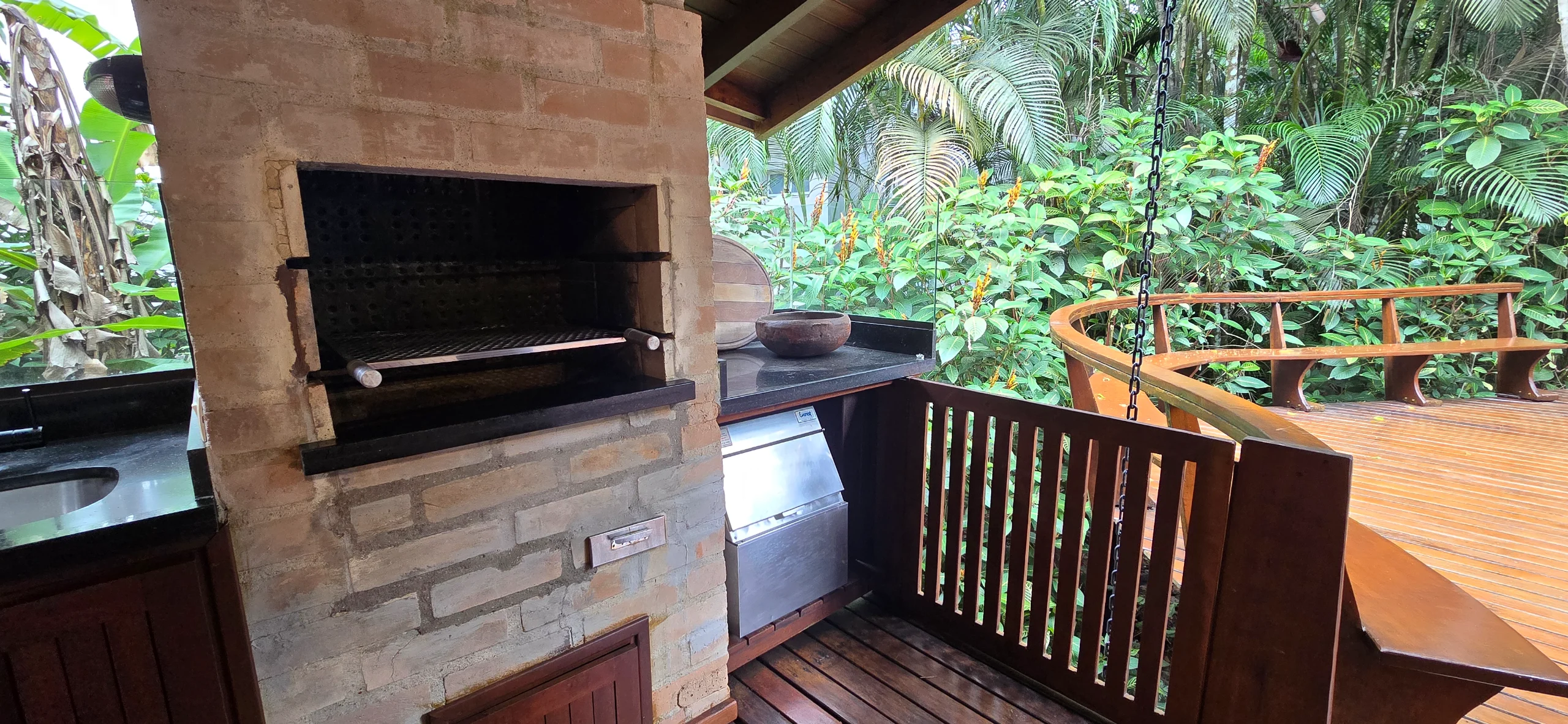 Aluguel de imóveis no Condominio Iporanga em Guarujá