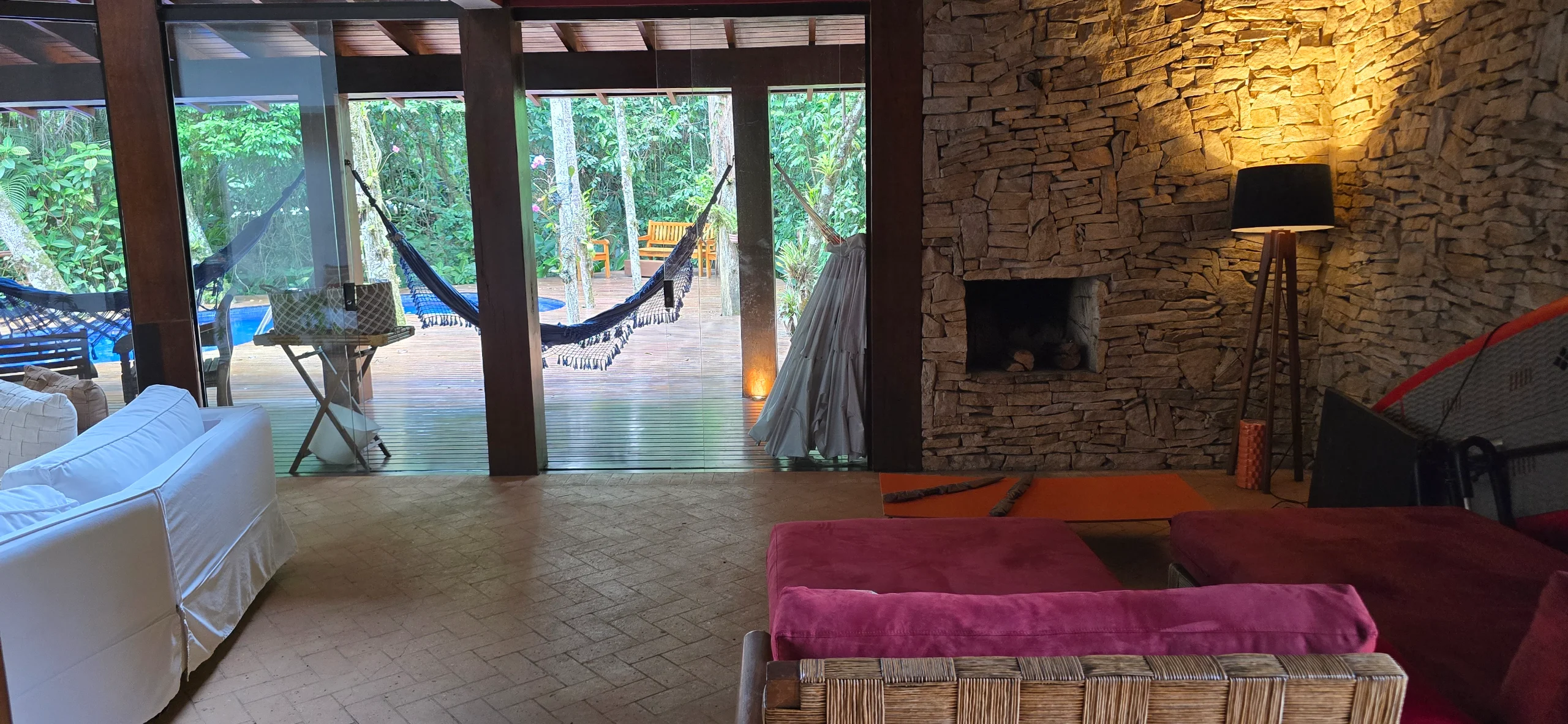 Aluguel de imóveis no Condominio Iporanga em Guarujá